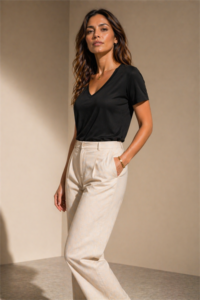 Kadın Siyah V Yaka Dökümlü Basic Tişört İpeksi Yumuşak Kumaş