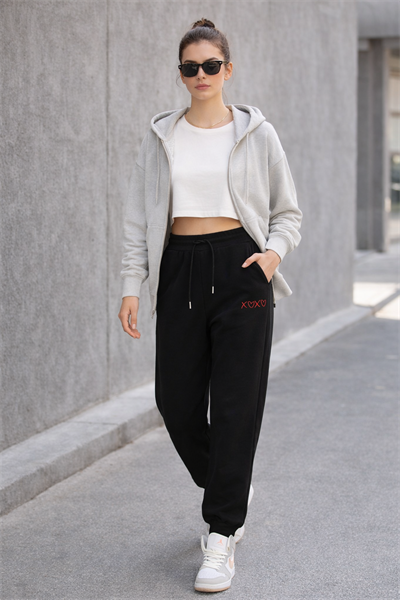 Kadın Siyah Yüksek Bel Nakışlı Jogger Eşofman Altı Günlük Street Style