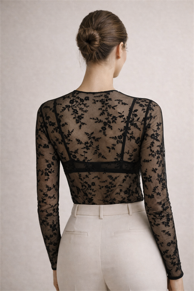 Kadın Slim Fit Transparan Dantel Desenli Tül Bluz Siyah