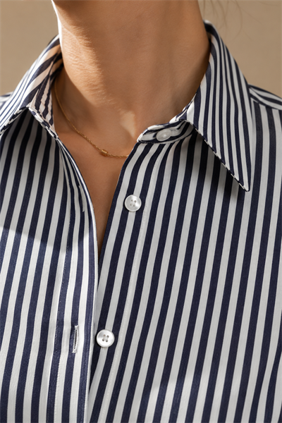 Lacivert Beyaz Çizgili Slim Fit Kadın Gömlek