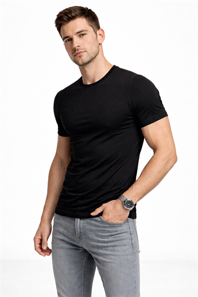 Siyah Slim Fit Basic Erkek Tişört – Dar Kesim Pamuklu Günlük