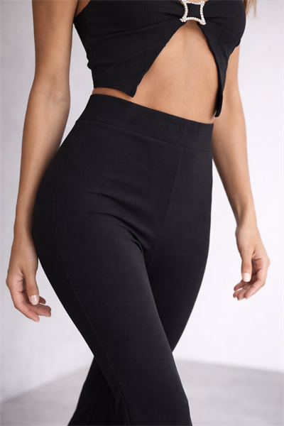 Siyah Yüksek Bel Flare Pantolonlu Crop Takım