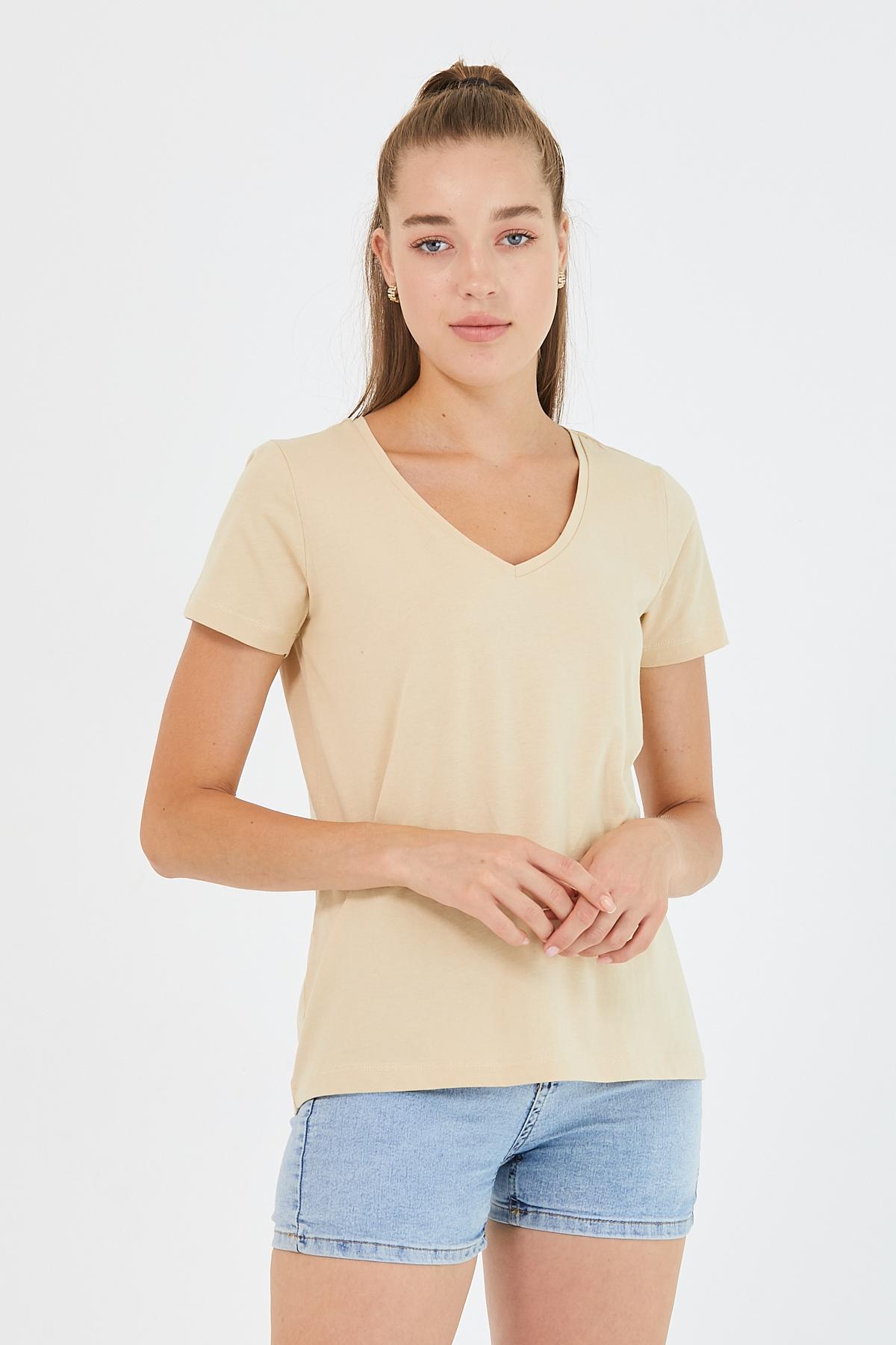 Kadın %100 Pamuk V Yaka Regular Kalıp T-shirt Bej