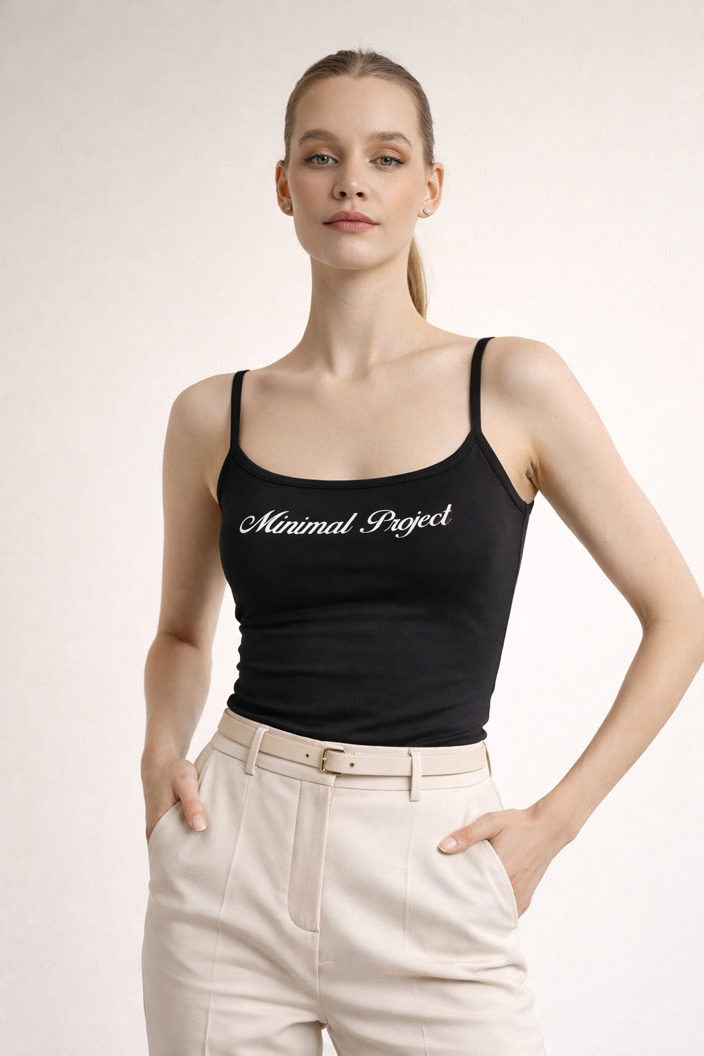 Kadın Askılı Slim Fit Basic Atlet – Esnek Kumaş Minimal Yazı Detaylı Siyah