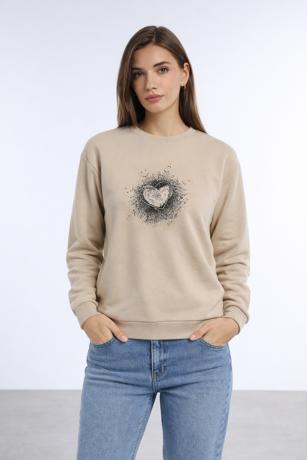 Kadın Bej Kalp Baskılı Regular Sweatshirt Günlük Rahat Basic Sweat