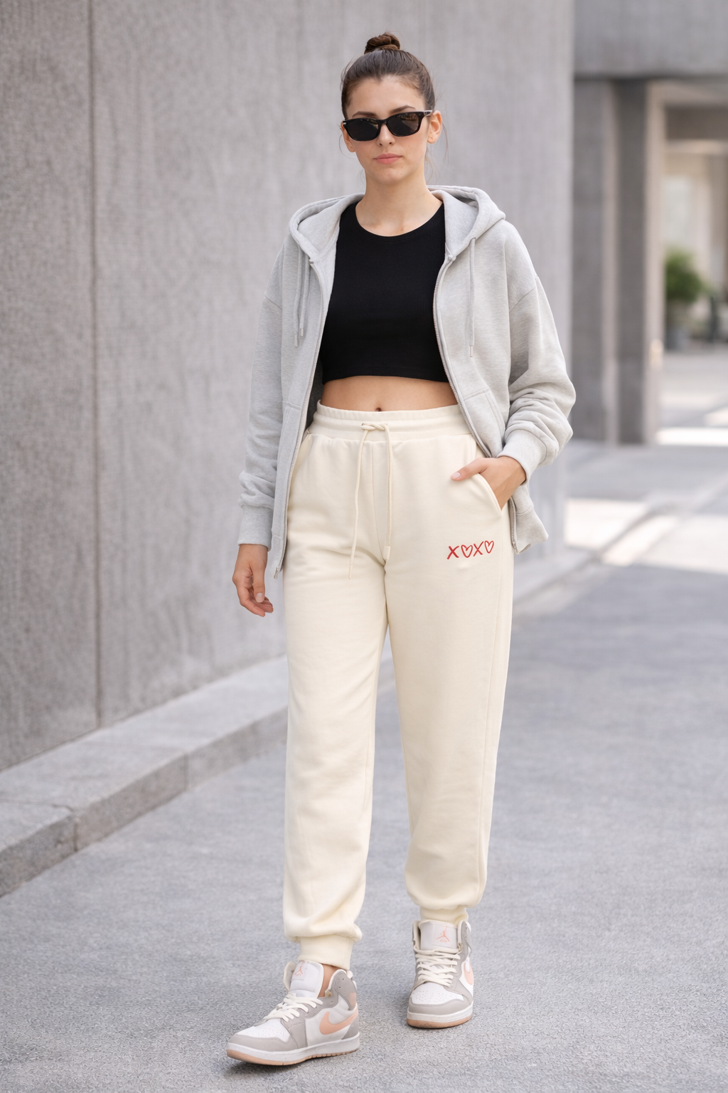 Kadın Ekru Yüksek Bel Nakışlı Jogger Eşofman Altı Günlük Street Style