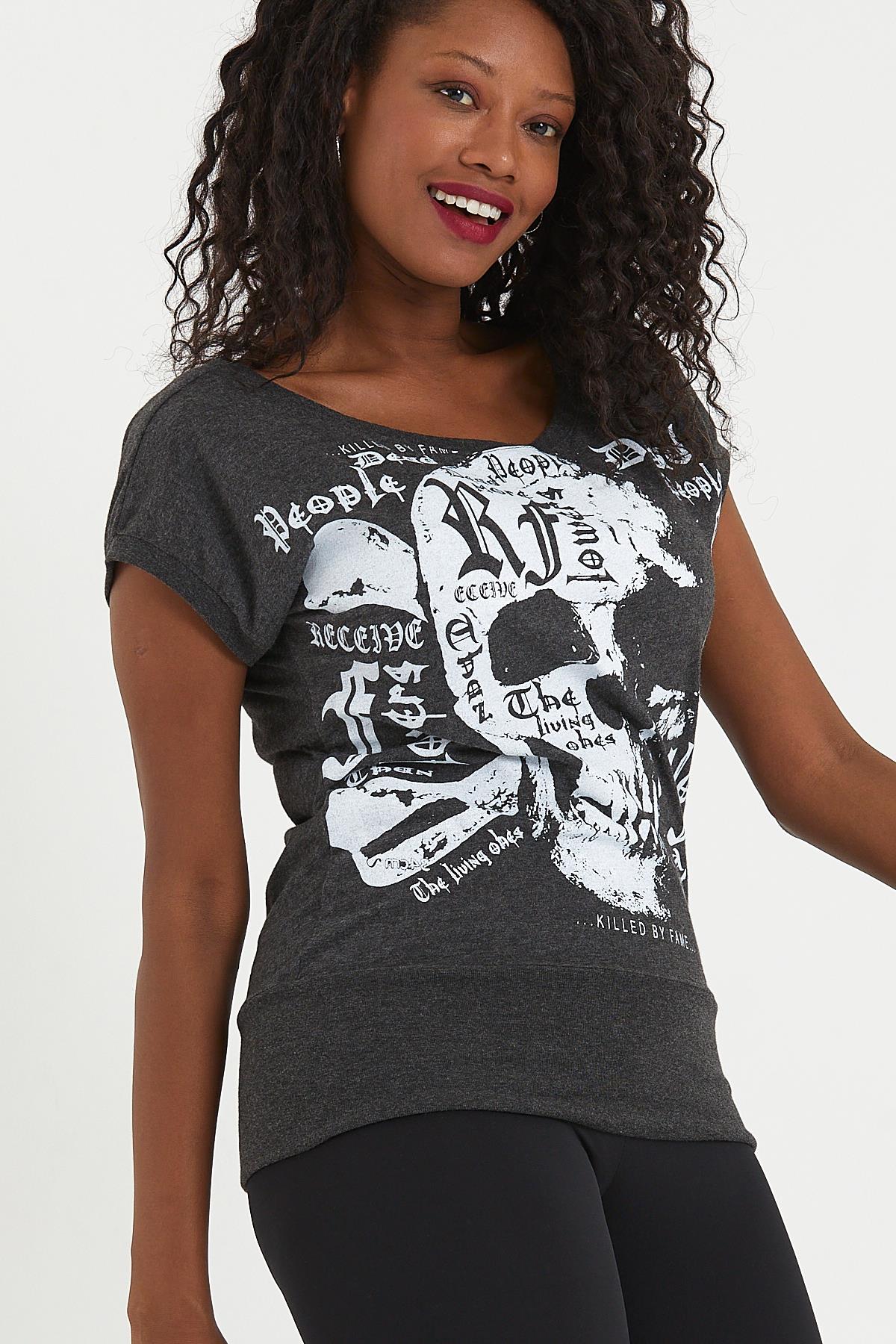 Kadın Kuru Kafa Baskılı Geniş Yakalı T-shirt  Antrasit