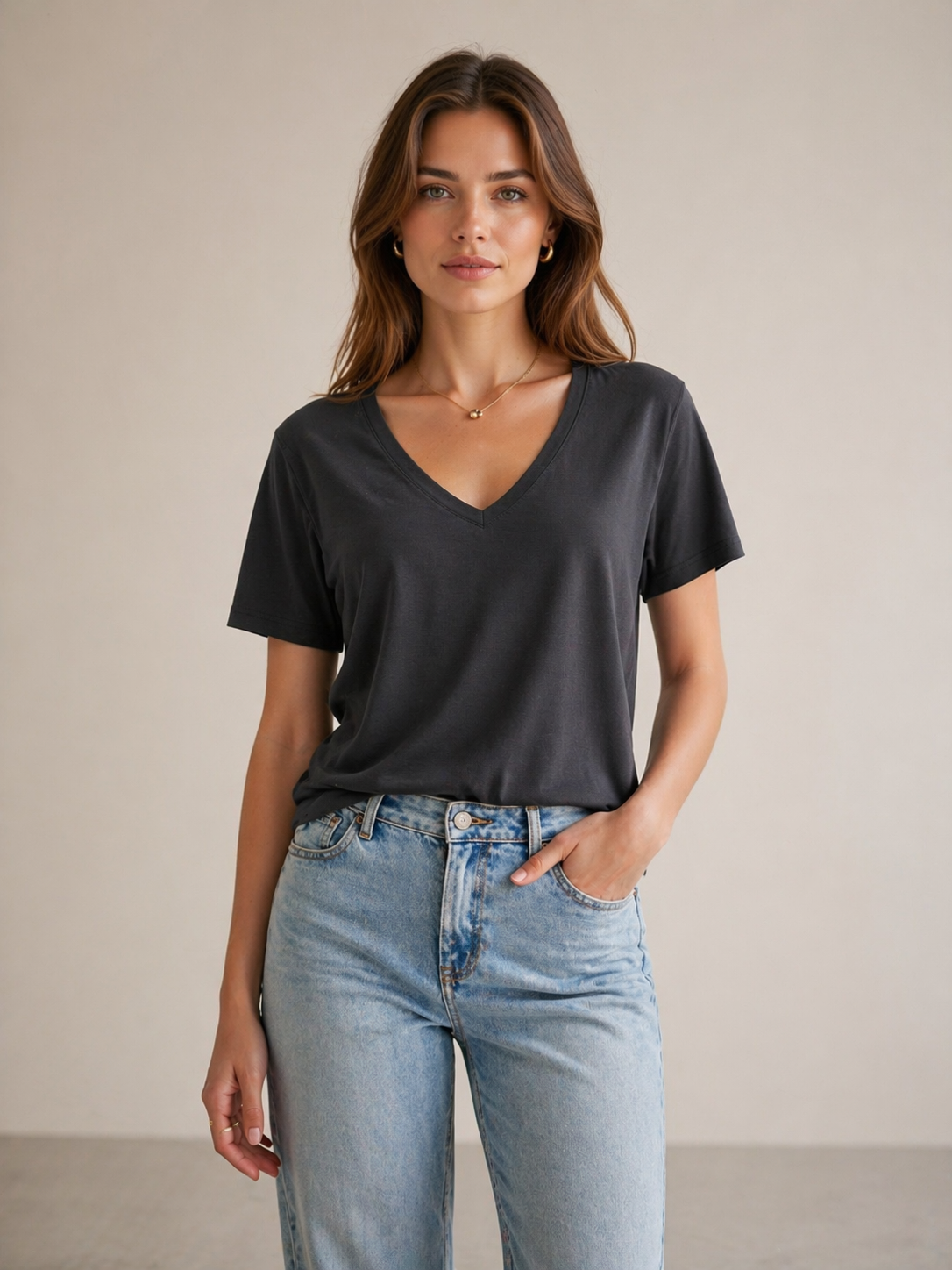 Kadın V Yaka Basic Tişört %100 Bambu Kumaş Regular Fit Siyah