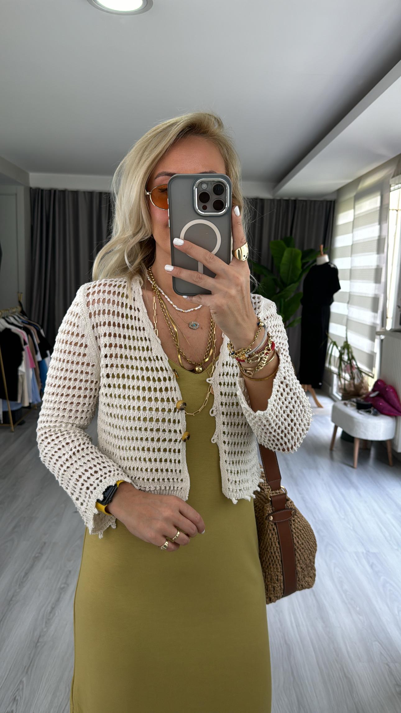 AJURLU BEJ TRİKO HIRKA