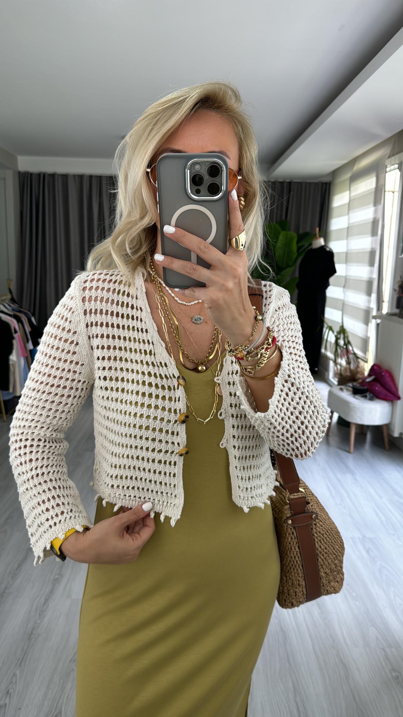 AJURLU BEJ TRİKO HIRKA