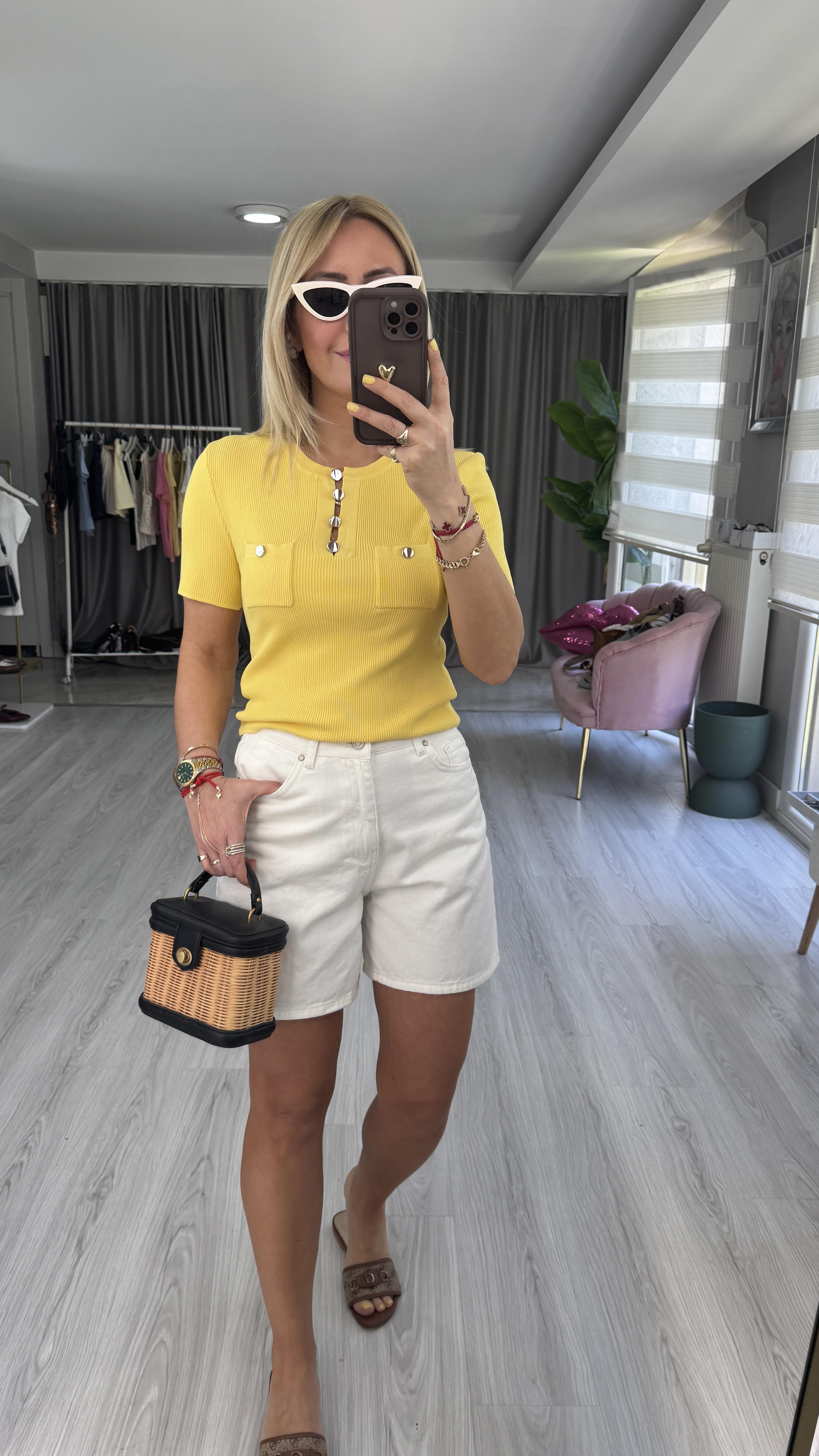 Bisiklet Yaka Düğme Detaylı Sarı Triko Bluz
