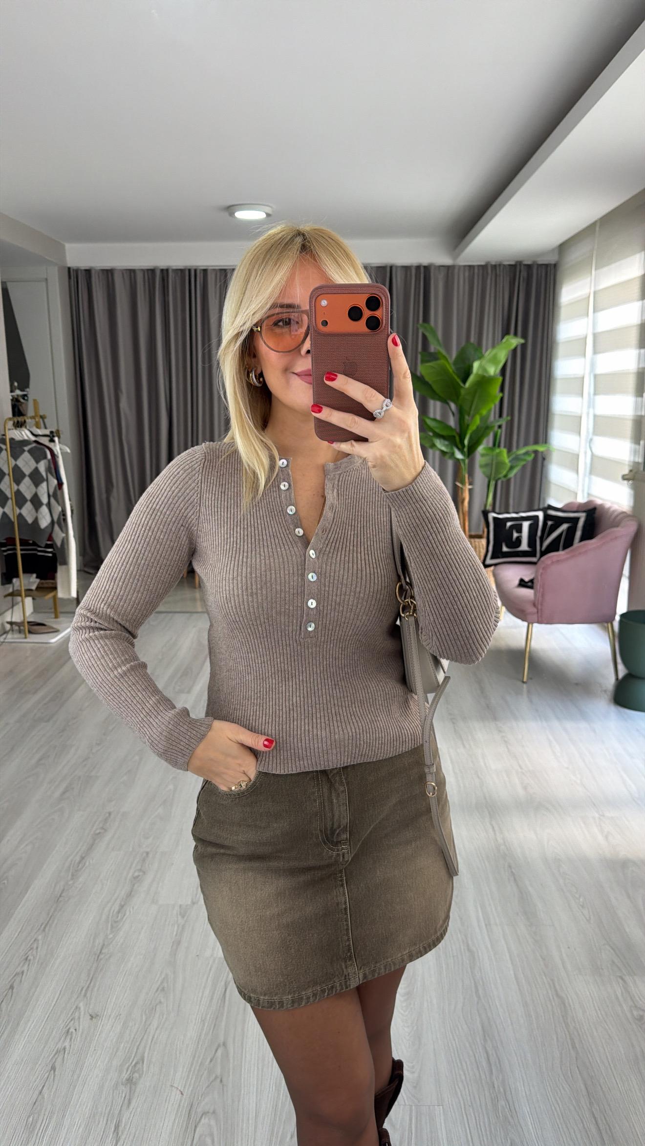 Bisiklet Yaka Düğmeli Fitilli Bej Triko