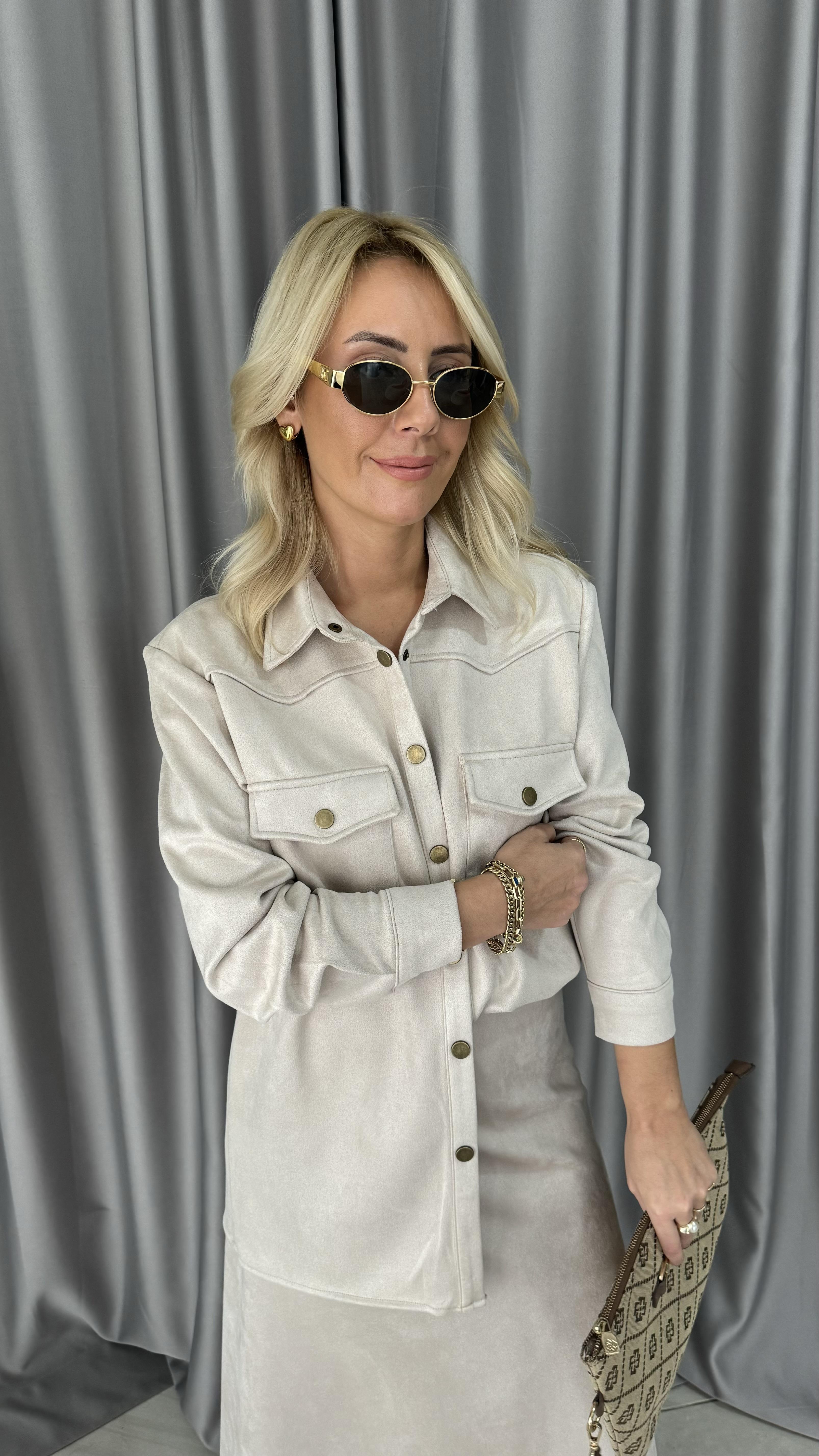 Çıtçıt Düğmeli Bej Süet Gömlek