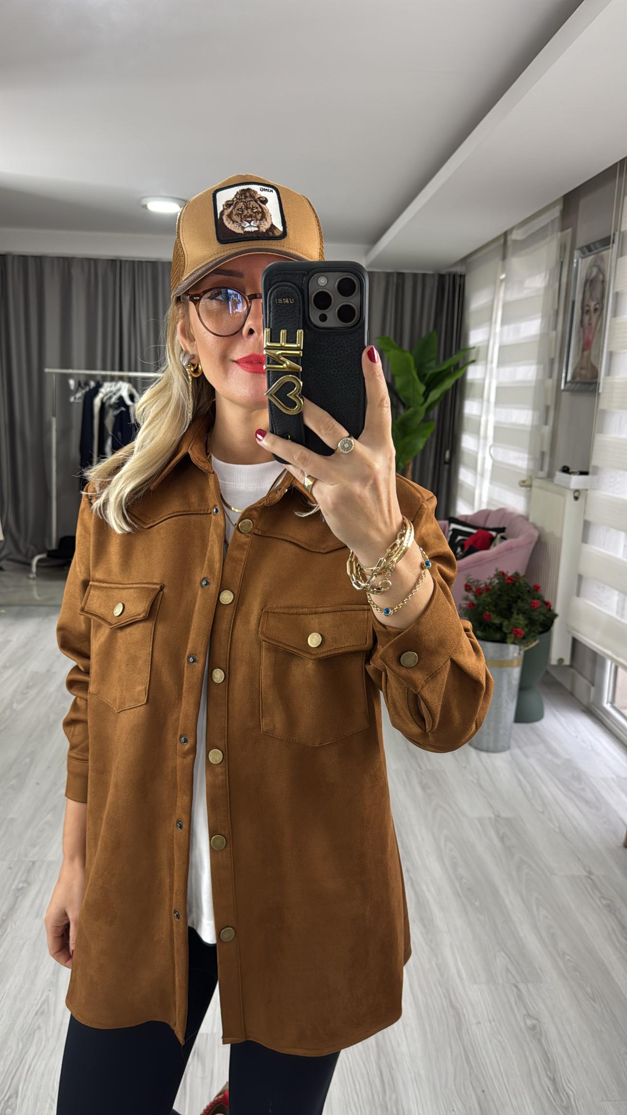 Çıtçıt Düğmeli Taba Süet Gömlek