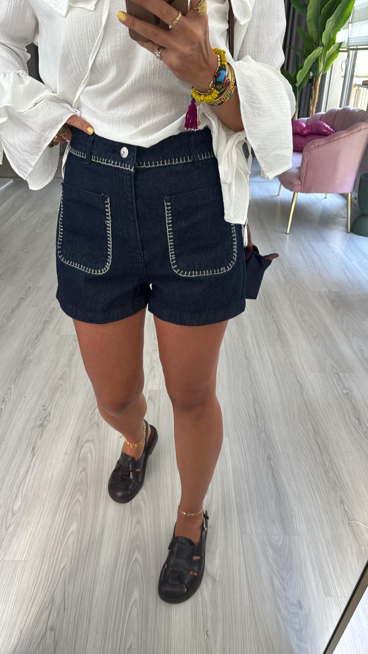 Dikiş Detaylı Lacivert Şort