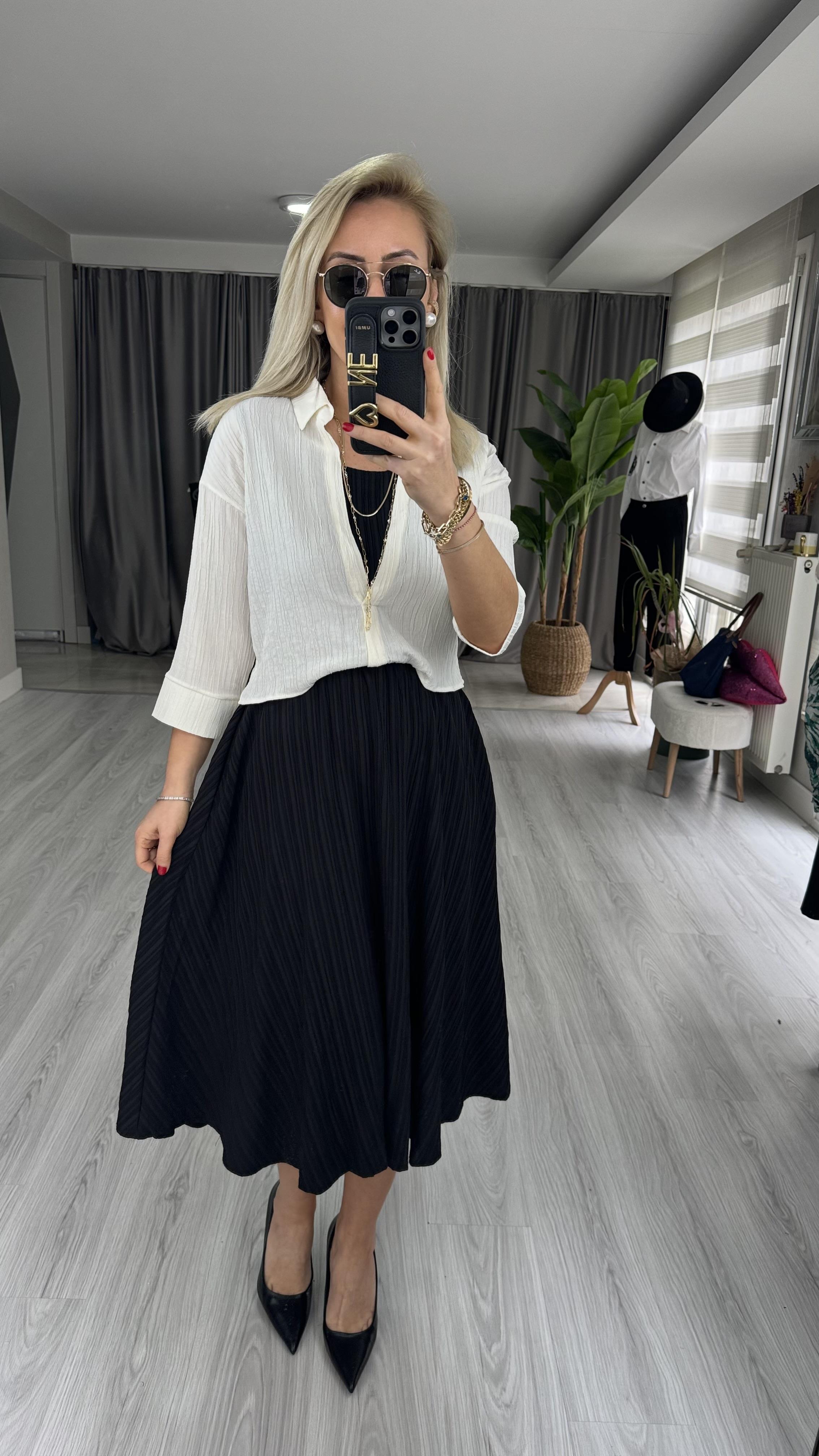 EKRU GÖMLEK DETAYLI SİYAH TENCEL ELBİSE