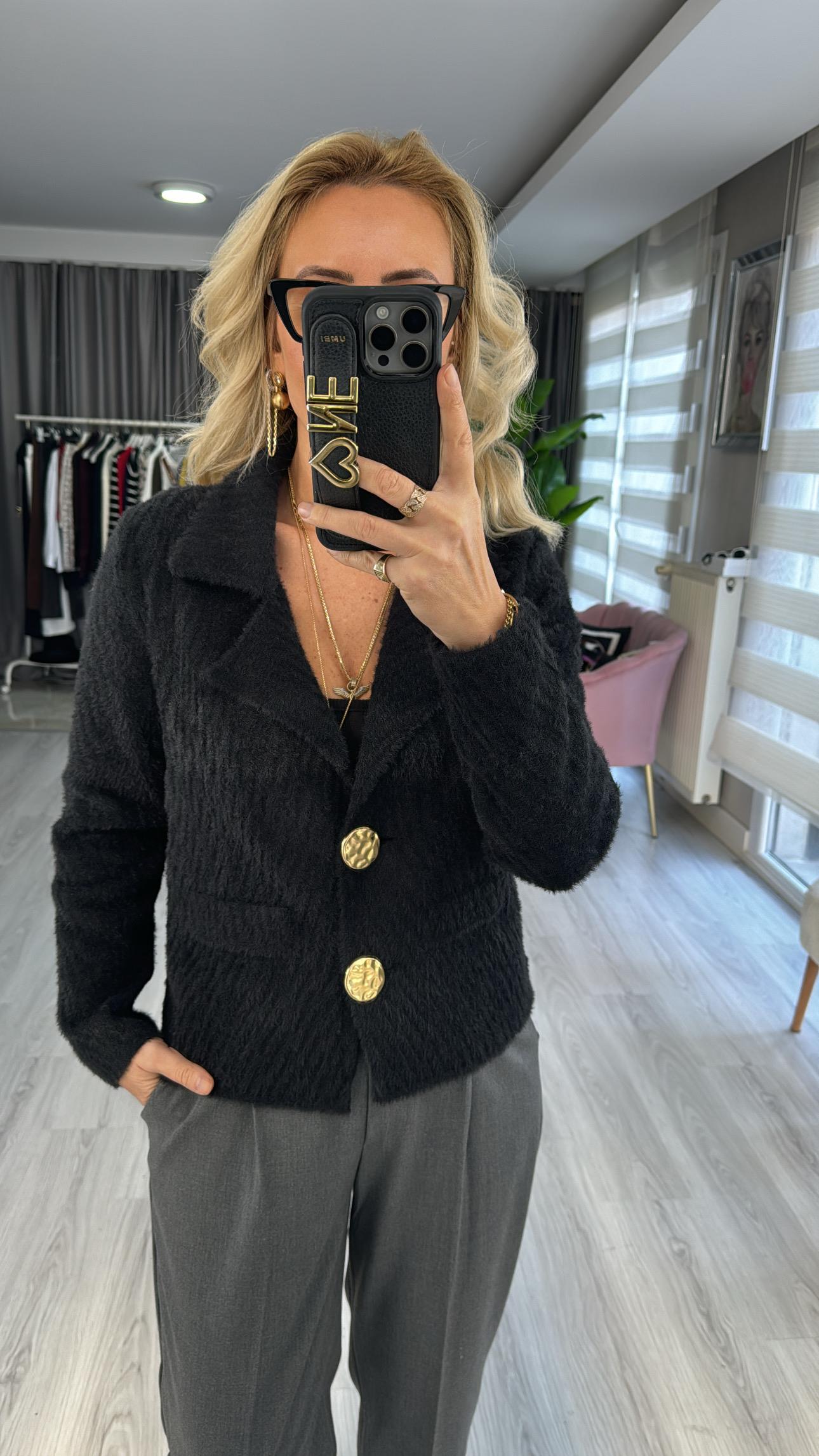 Gold Düğme Detaylı Zigzag Desen Siyah Triko Hırka