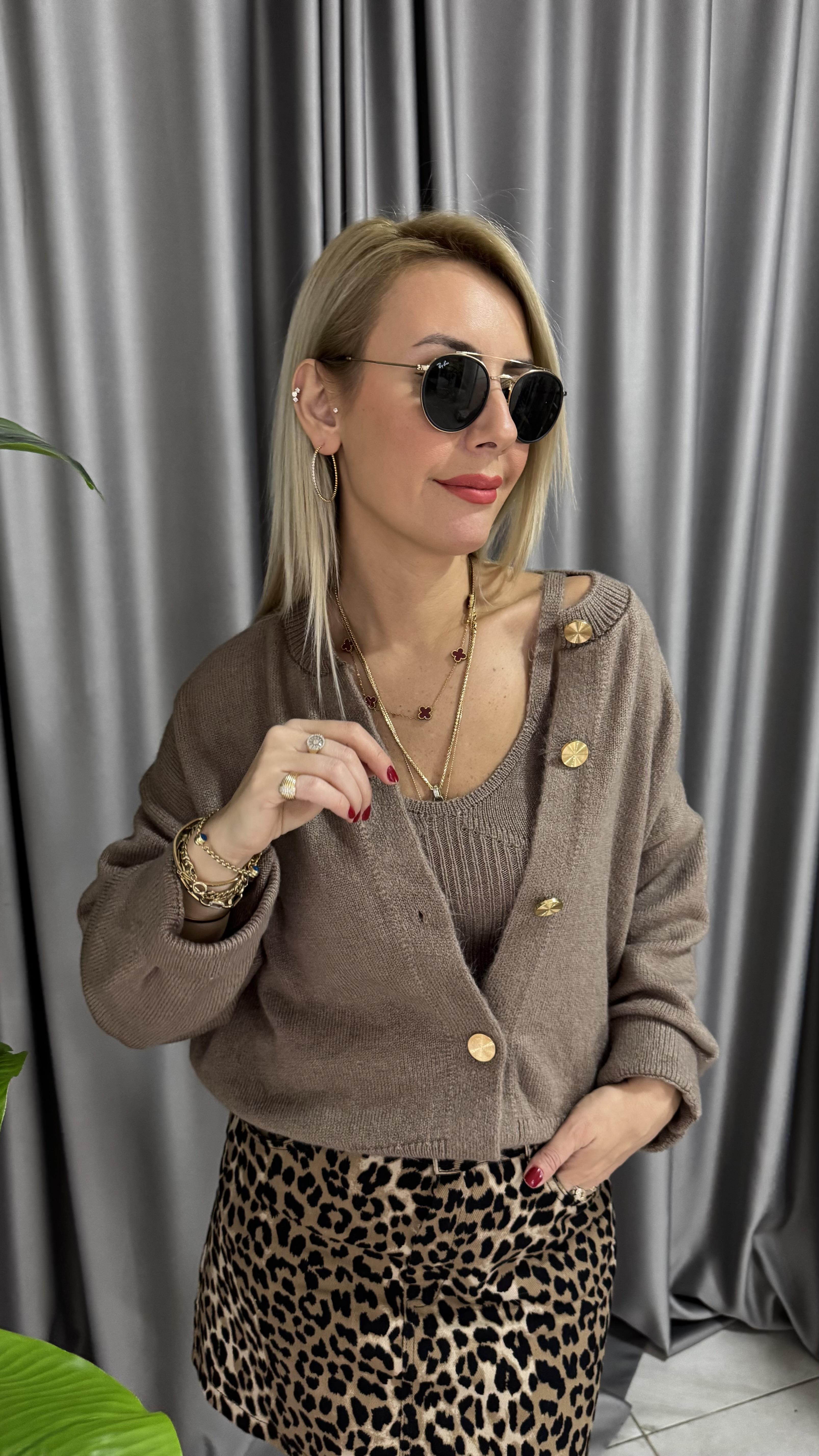 Gold Düğmeli Askılı Bluzlu Vizon Triko Takım