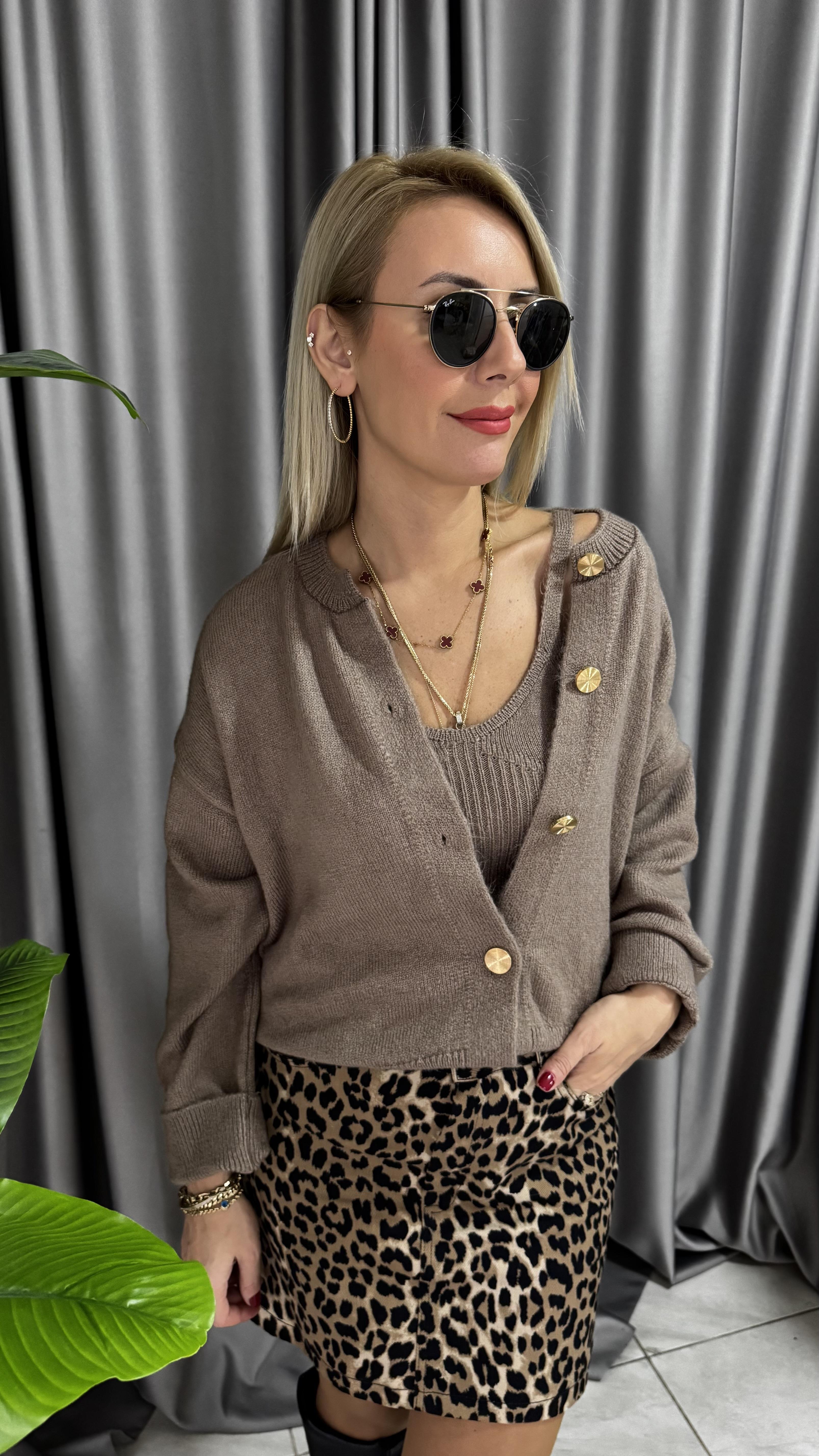 Gold Düğmeli Askılı Bluzlu Vizon Triko Takım