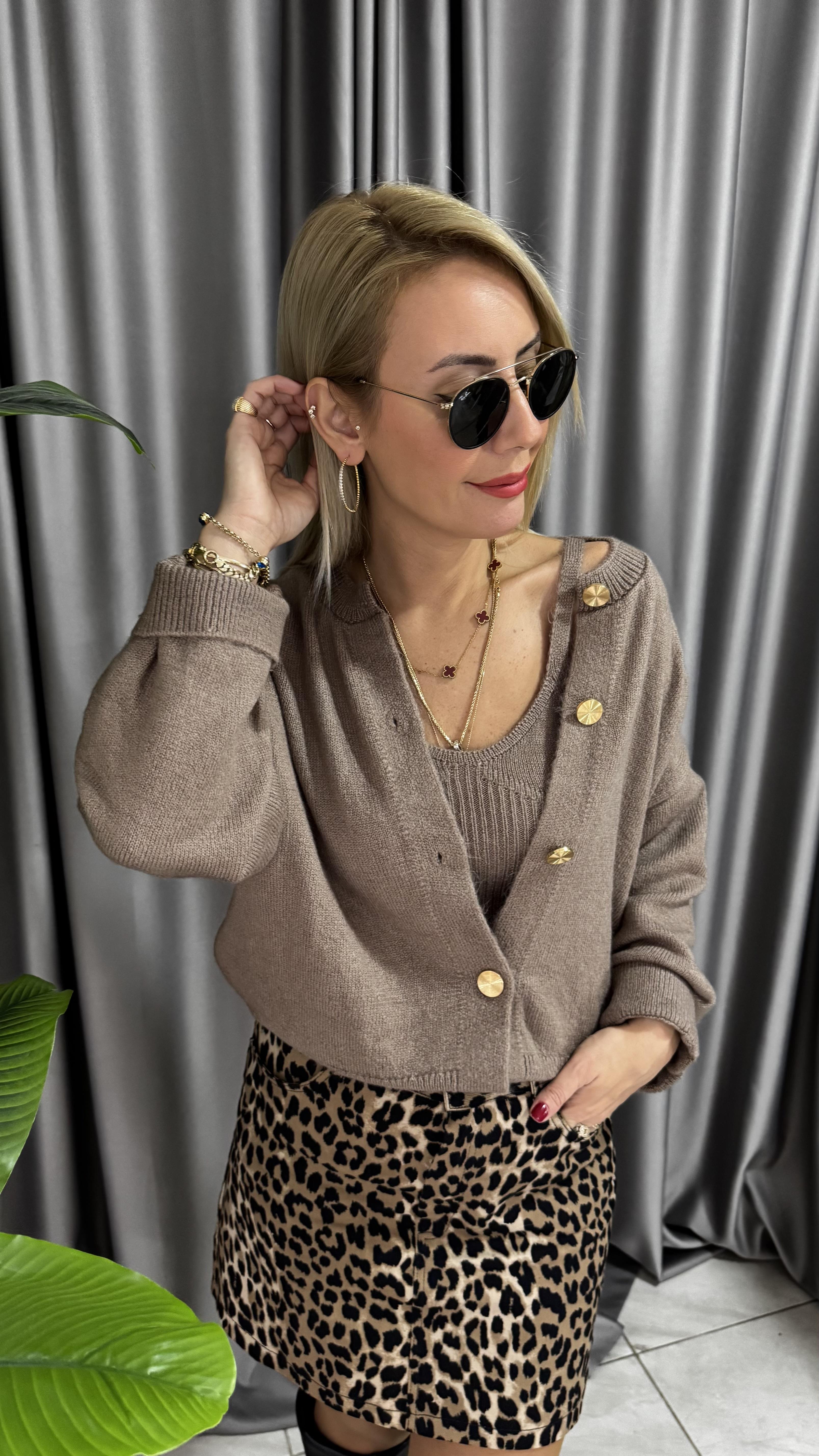 Gold Düğmeli Askılı Bluzlu Vizon Triko Takım