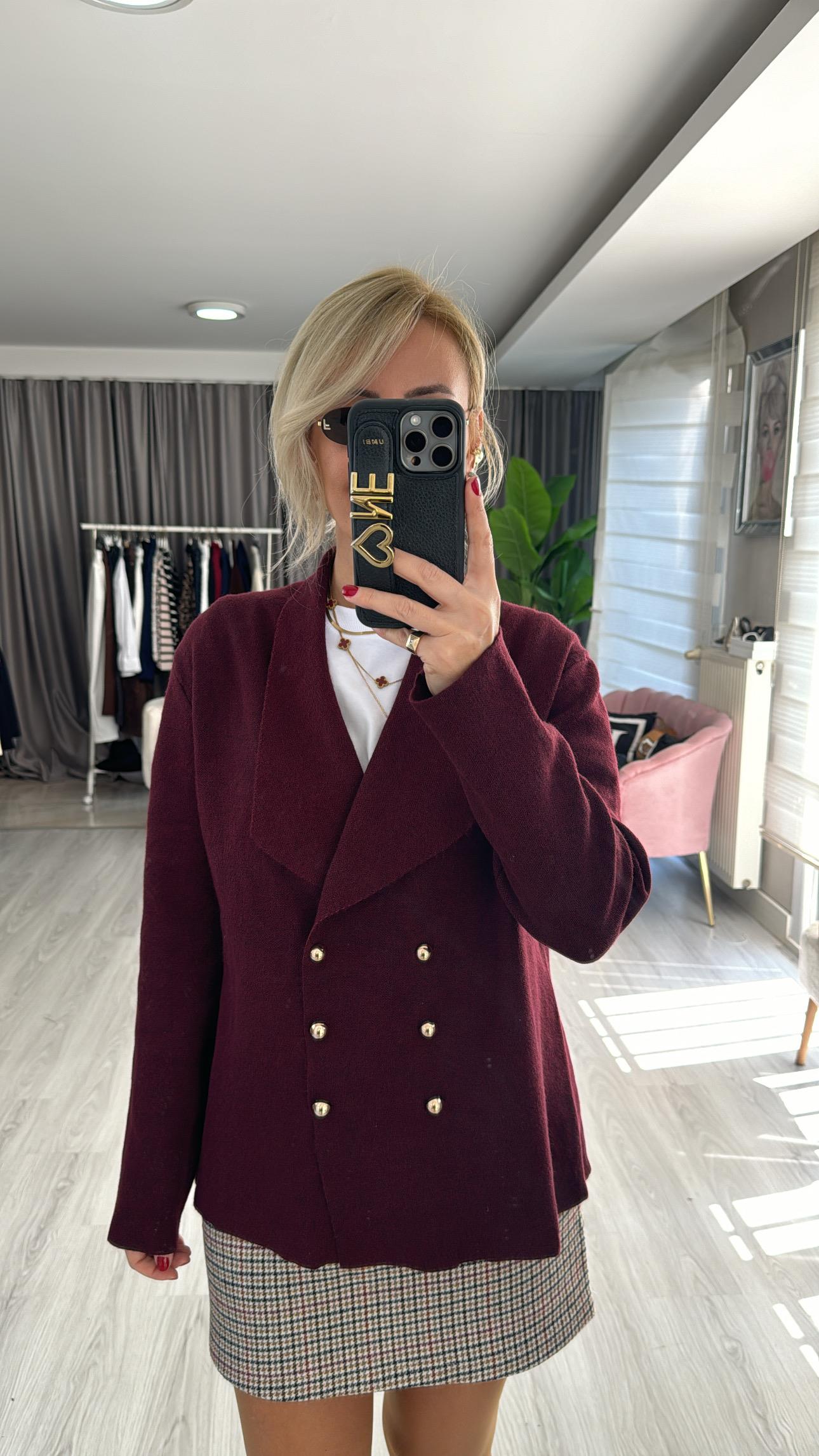 Gold Düğmeli Bordo Triko Ceket