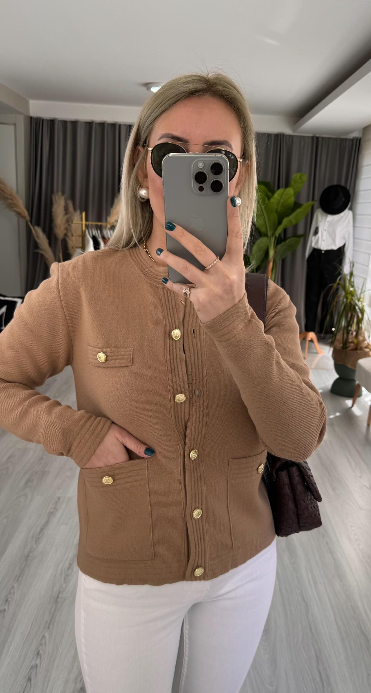 GOLD DÜĞMELİ CAMEL TRİKO CEKET