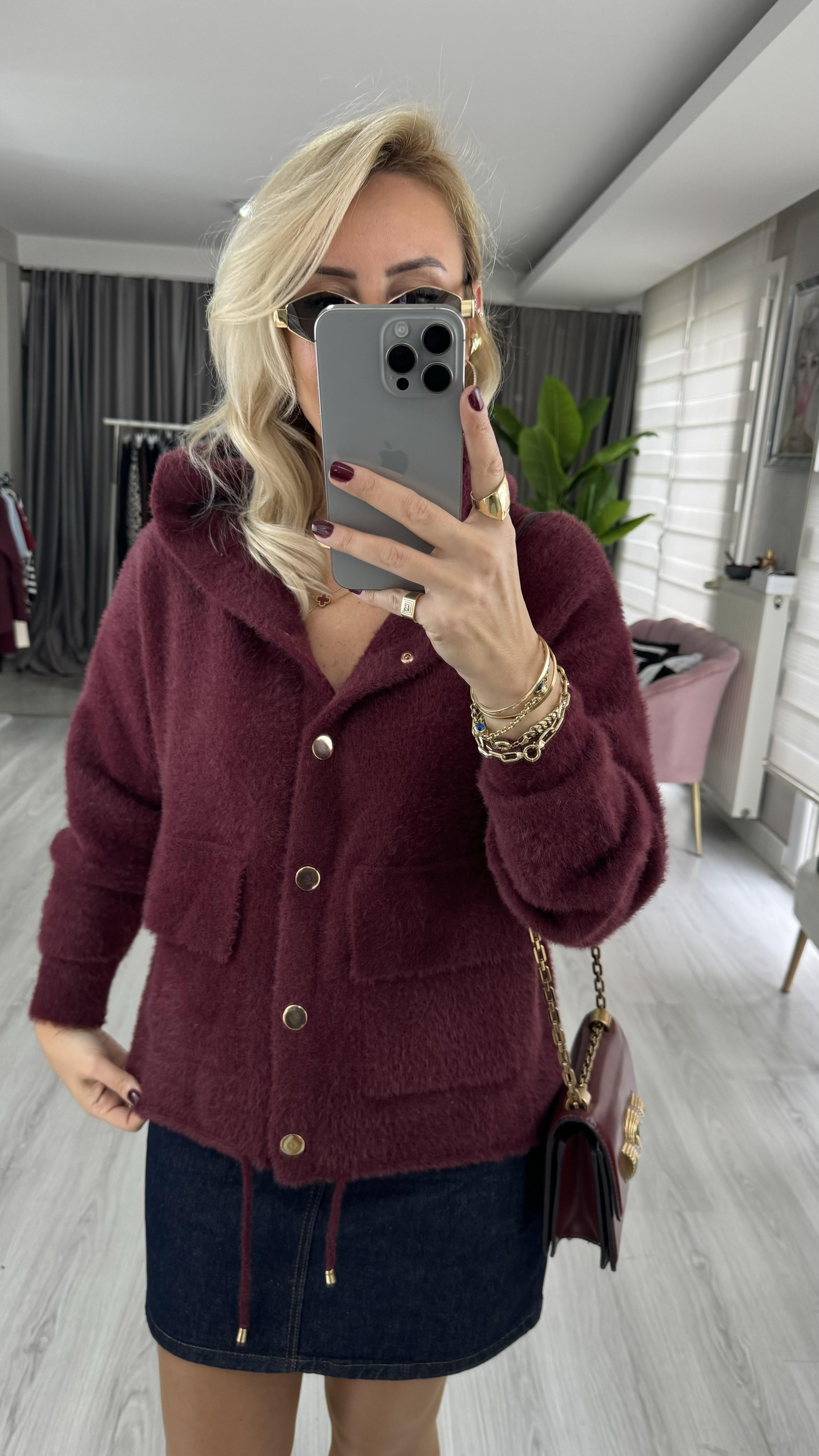 Gold Düğmeli Kapişonlu Bordo Triko Ceket