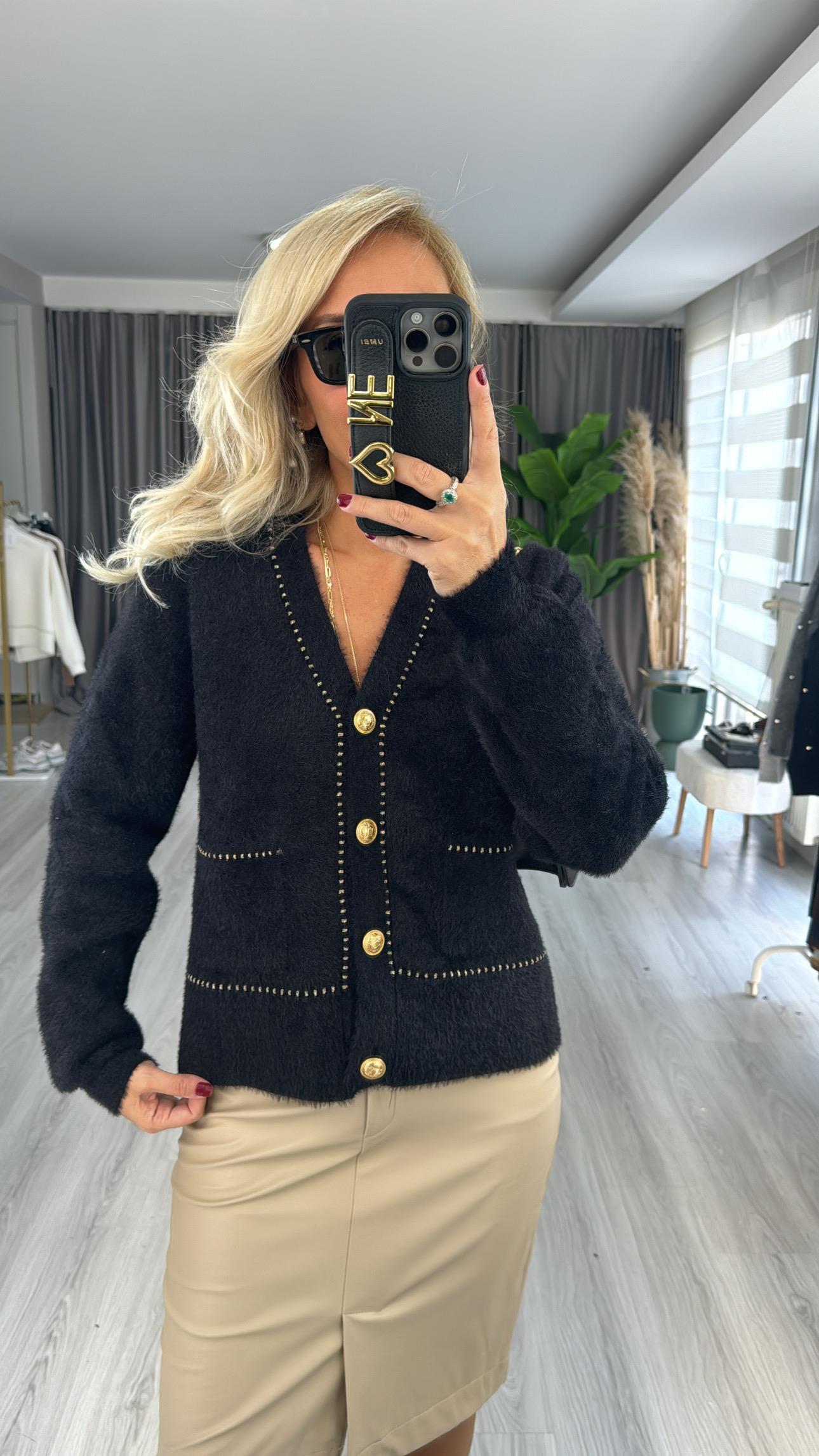 Premium Gold Düğmeli Sim Biyeli Siyah Triko Ceket