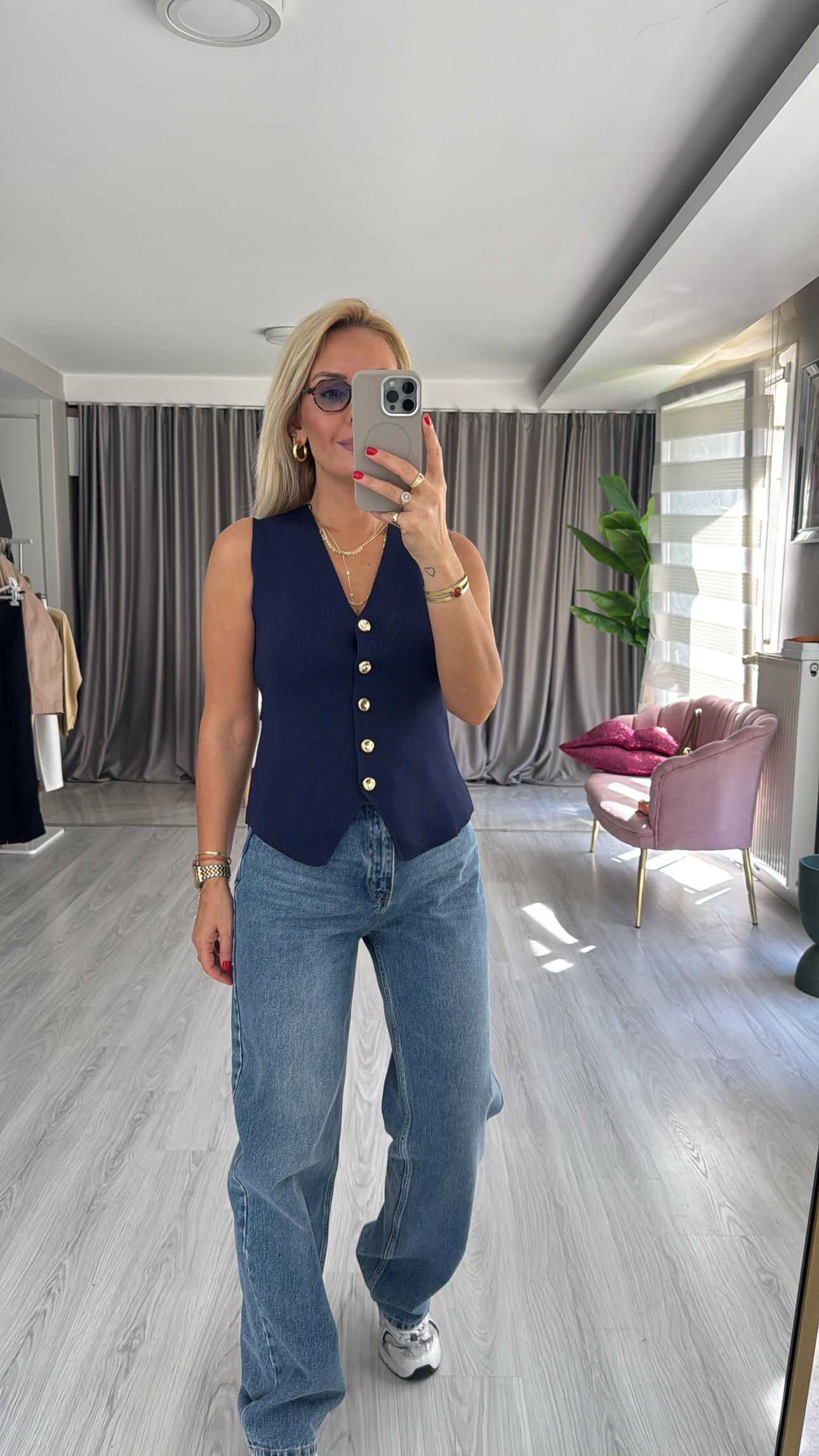 Gold Düğmeli V Yaka Lacivert Triko Yelek