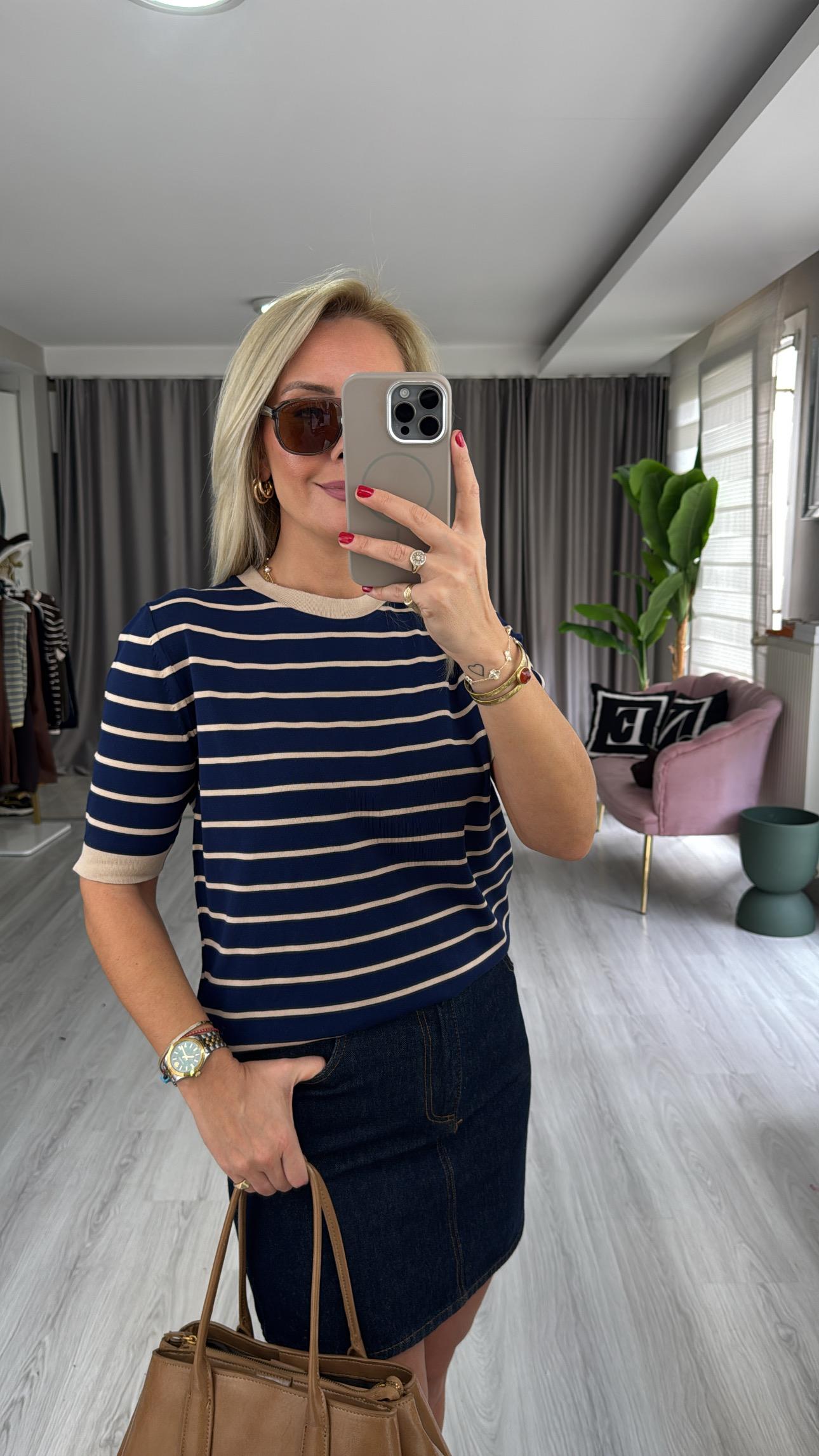 İpek Dokuda Yarım Kol Bej Çizgili Lacivert Merserize Triko