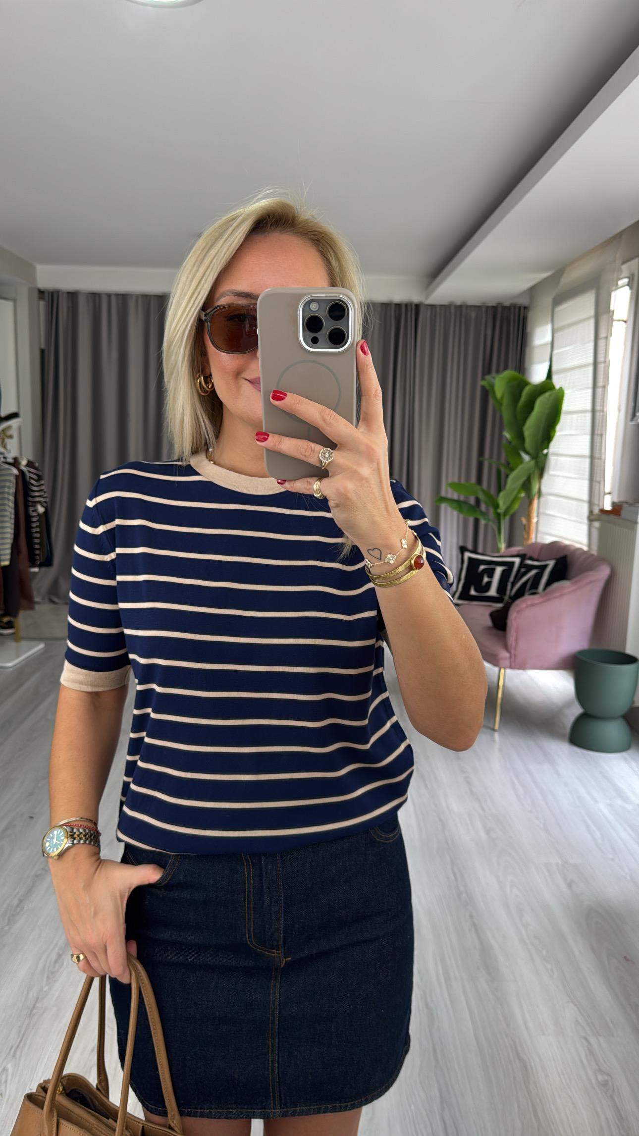 İpek Dokuda Yarım Kol Bej Çizgili Lacivert Merserize Triko