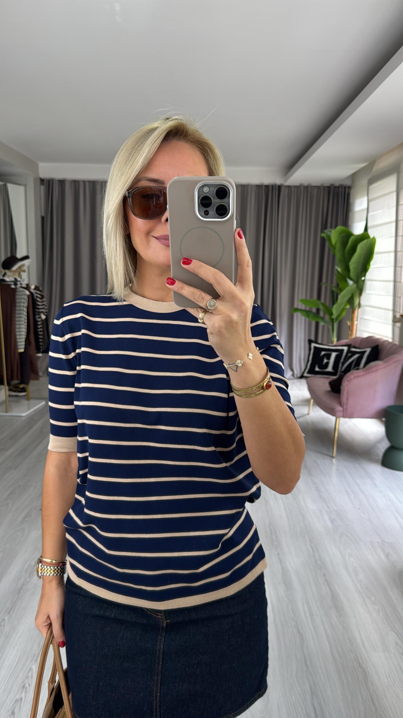 İpek Dokuda Yarım Kol Bej Çizgili Lacivert Merserize Triko