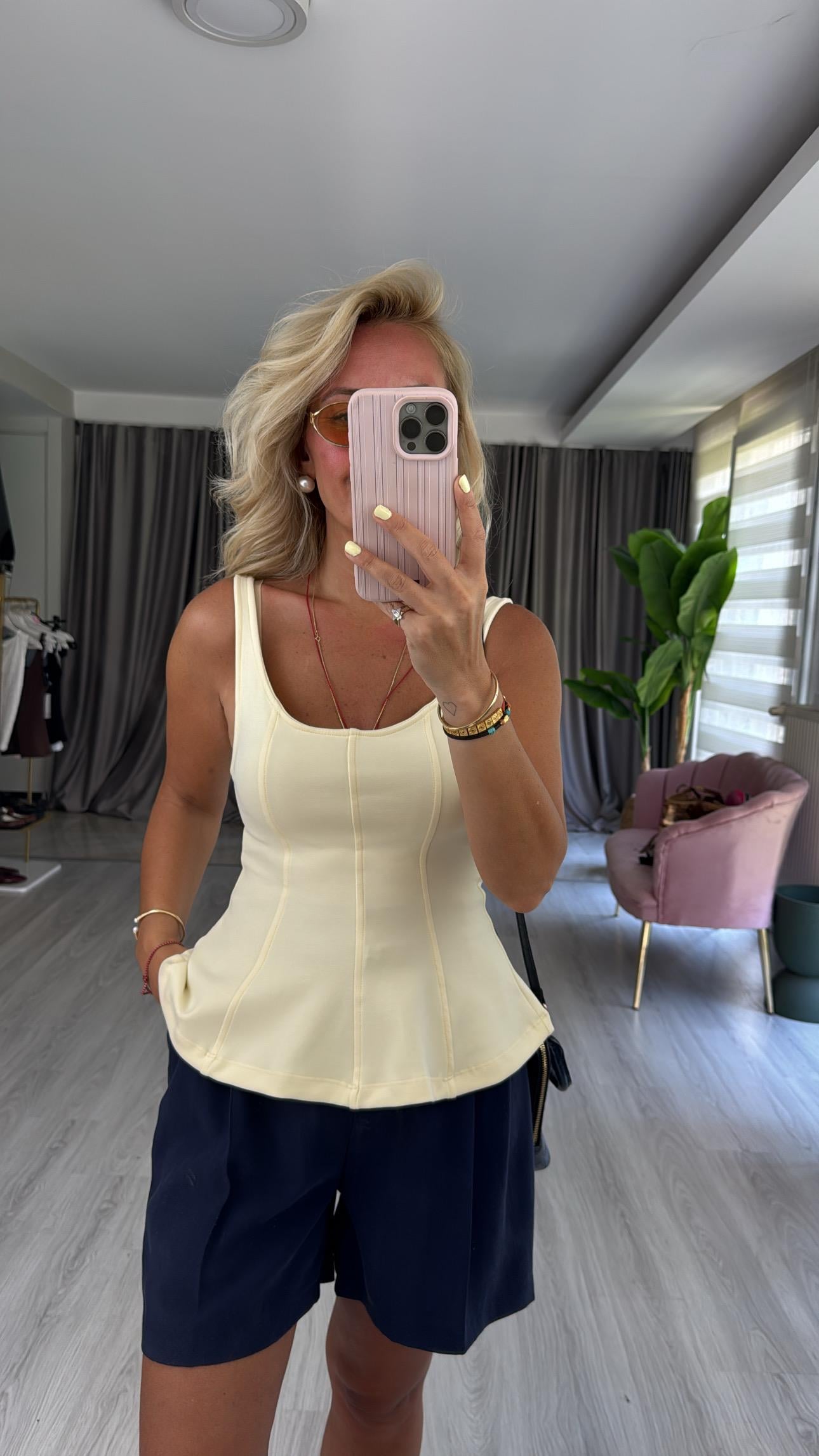 Kalın Askılı Peplum Açık Sarı Dilvin Bluz