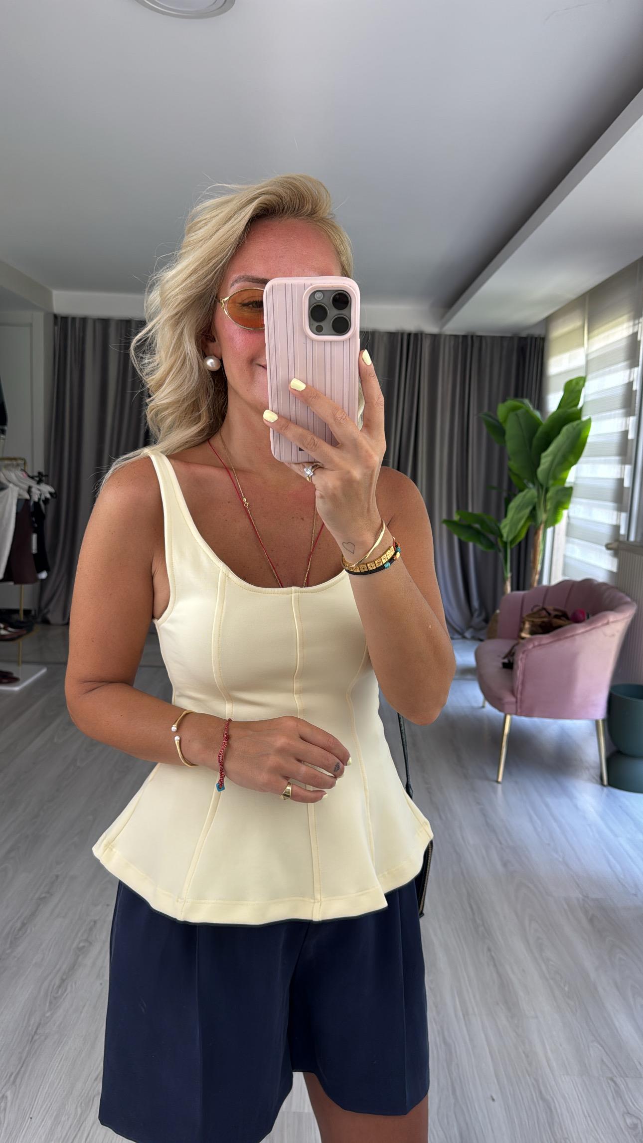 Kalın Askılı Peplum Açık Sarı Dilvin Bluz