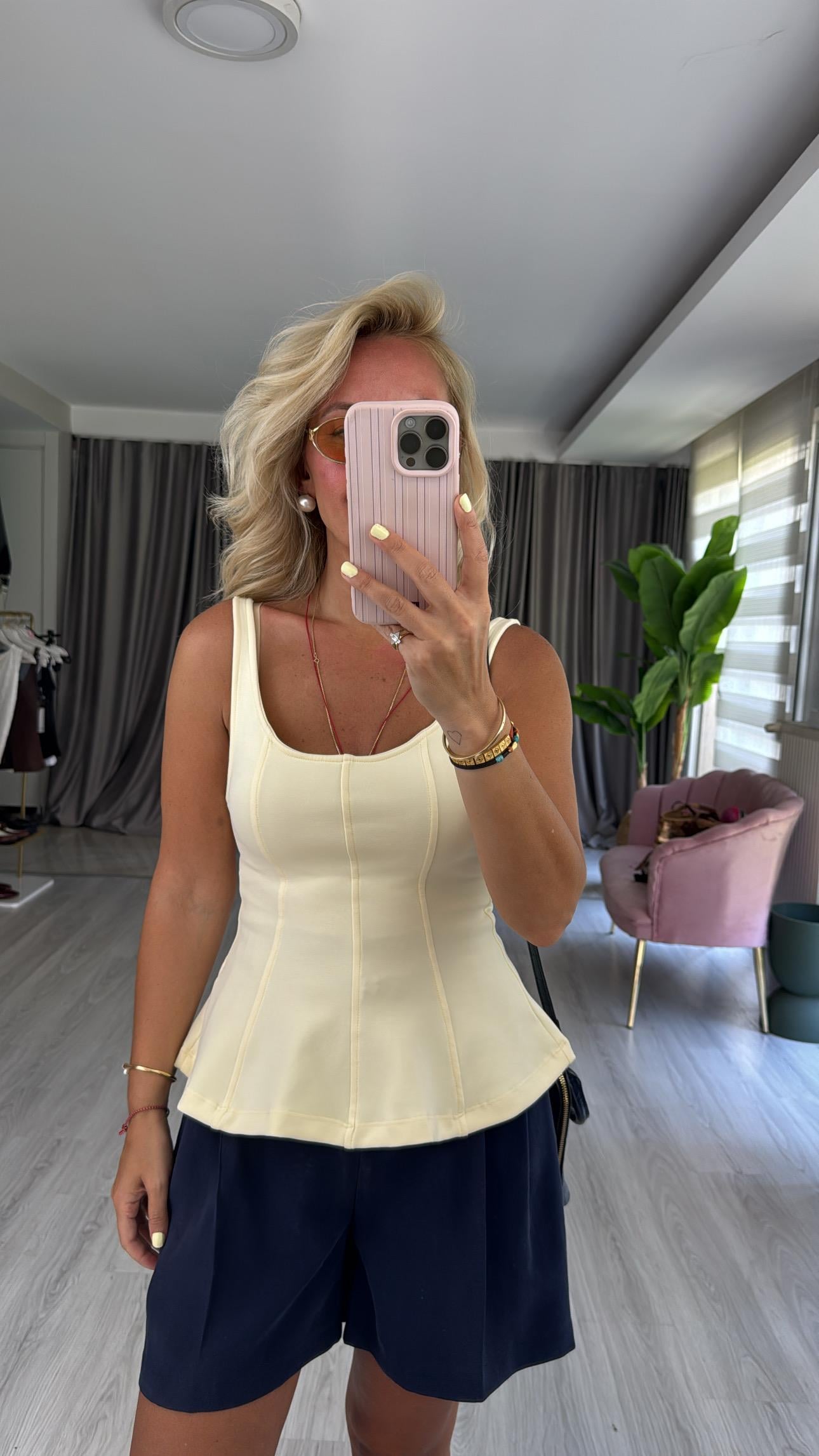 Kalın Askılı Peplum Açık Sarı Dilvin Bluz