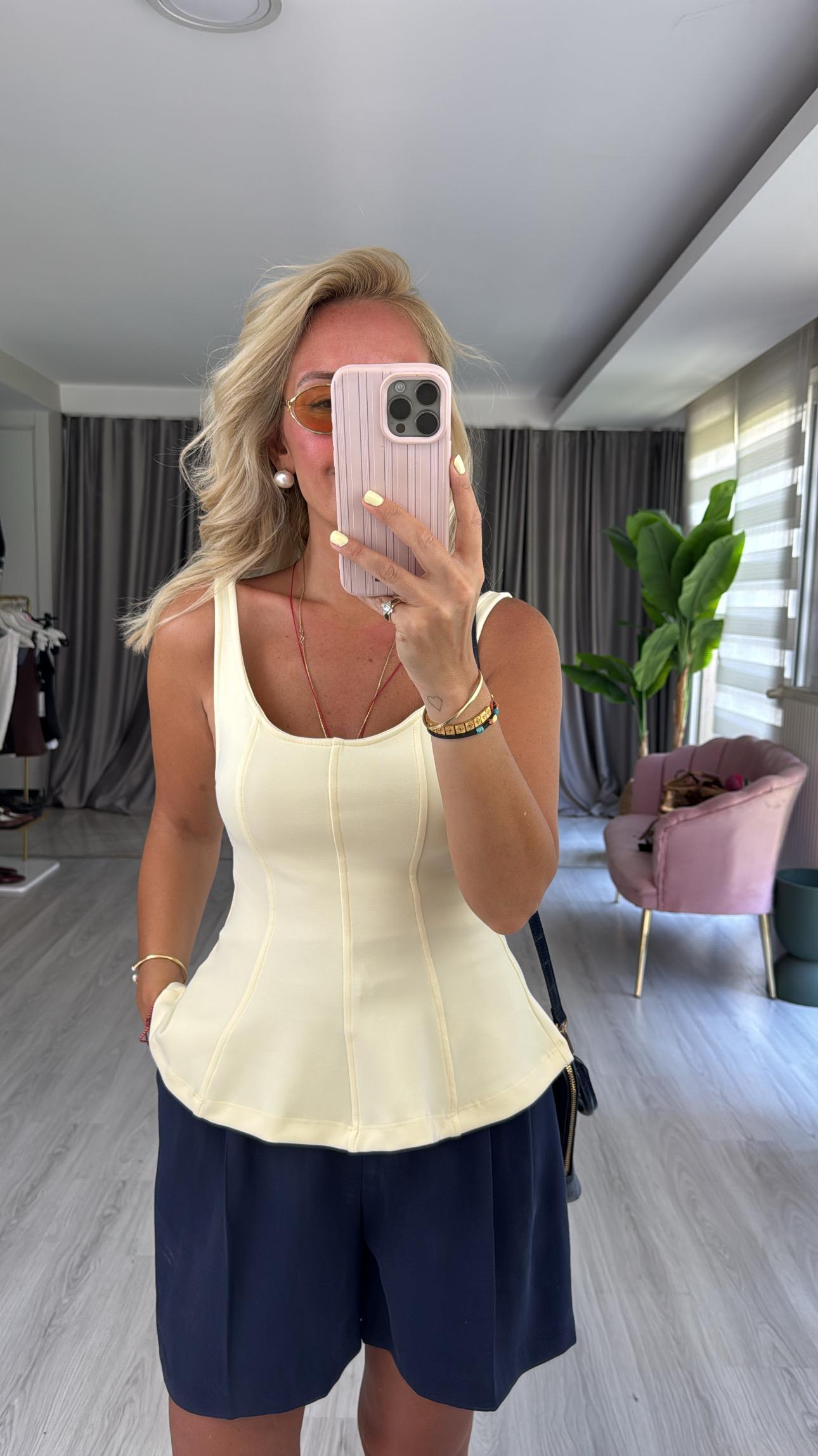 Kalın Askılı Peplum Açık Sarı Dilvin Bluz