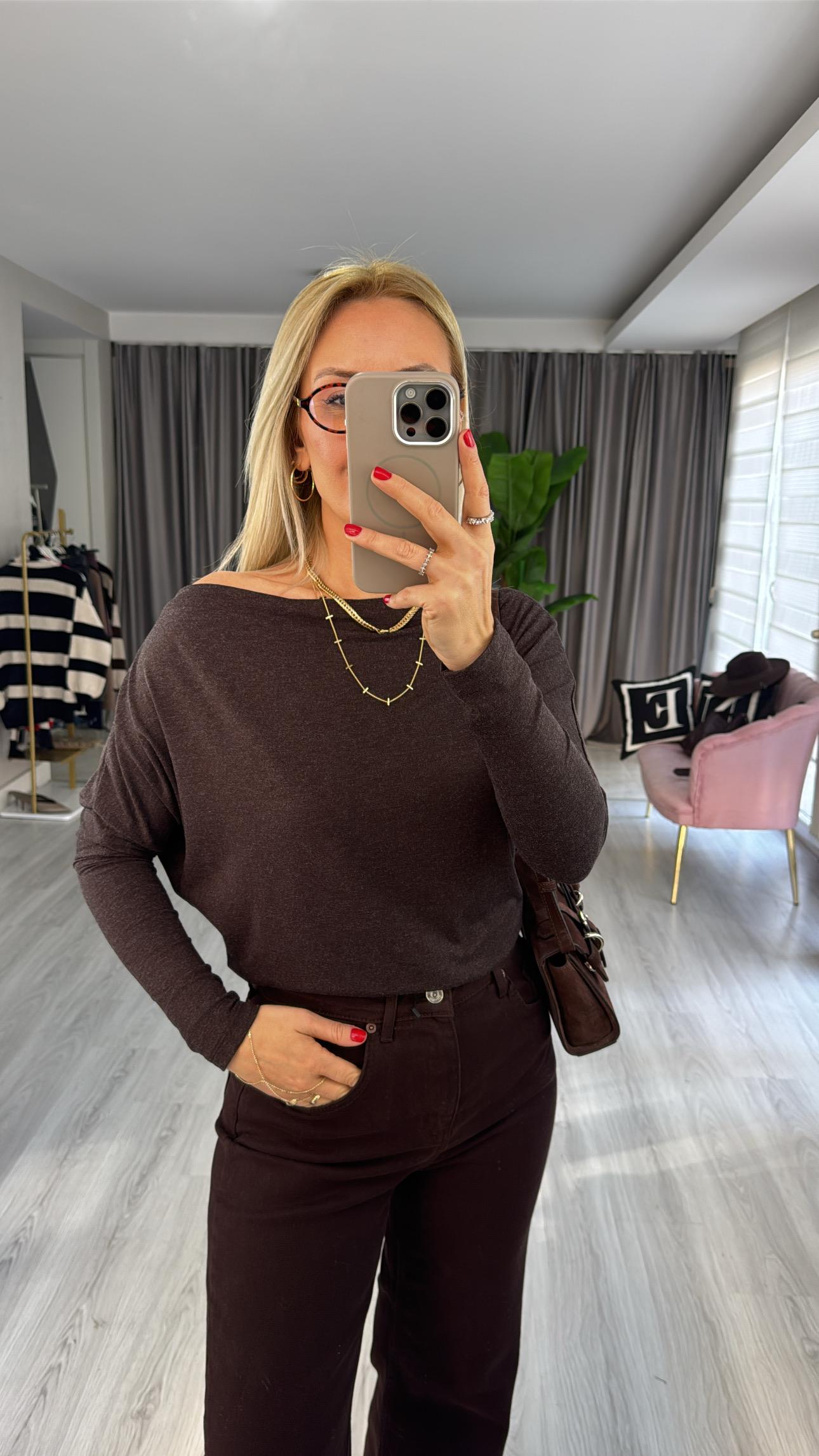 Kayık Yaka Kahve Bluz