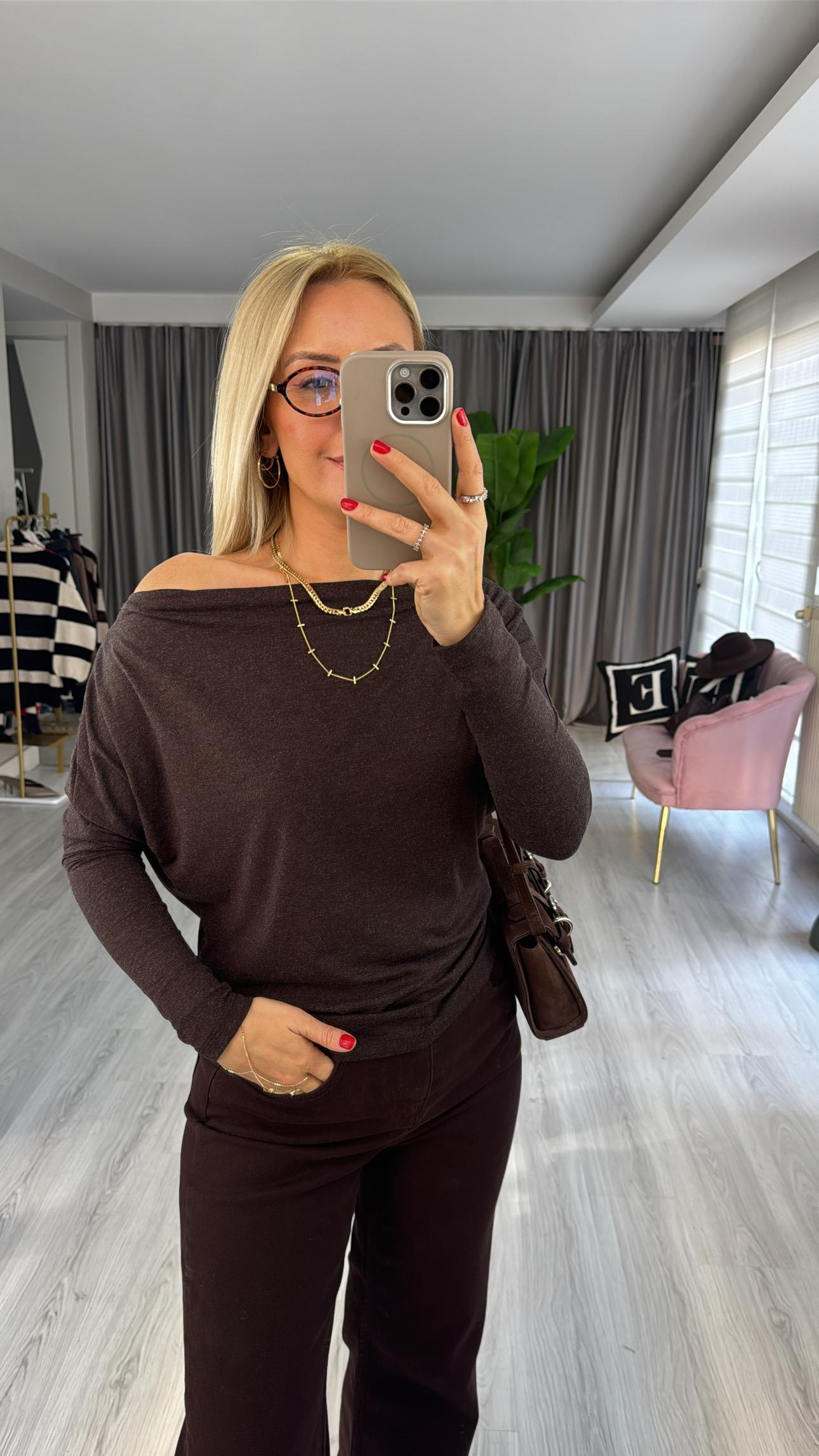 Kayık Yaka Kahve Bluz