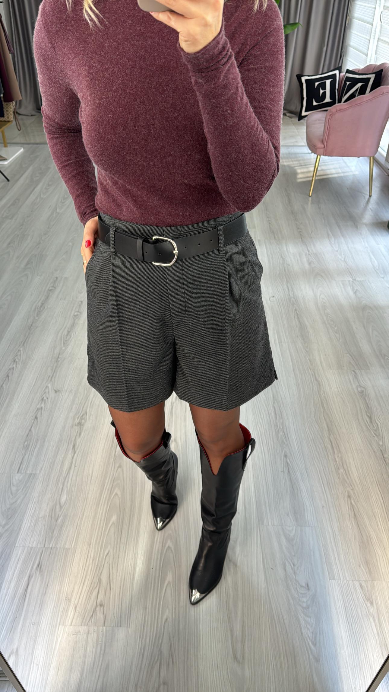 Kemerli Şehir Boy Füme Şort 