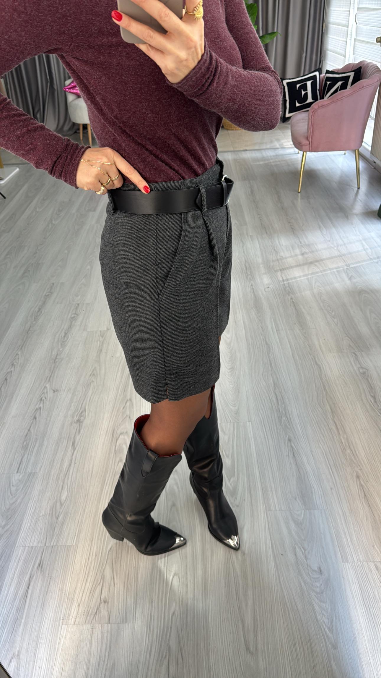 Kemerli Şehir Boy Füme Şort 