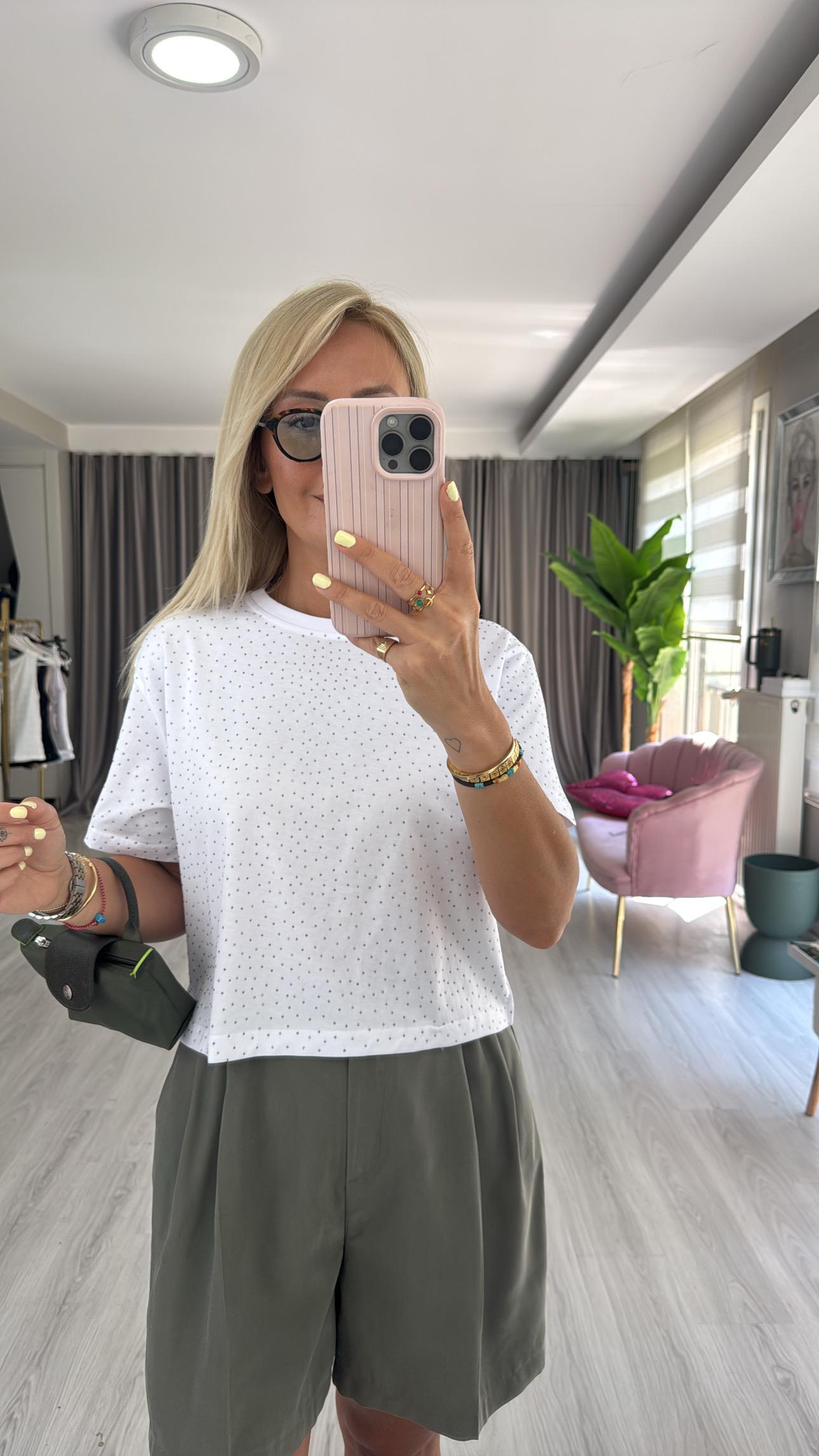 Komple Taşlı Beyaz T-Shirt