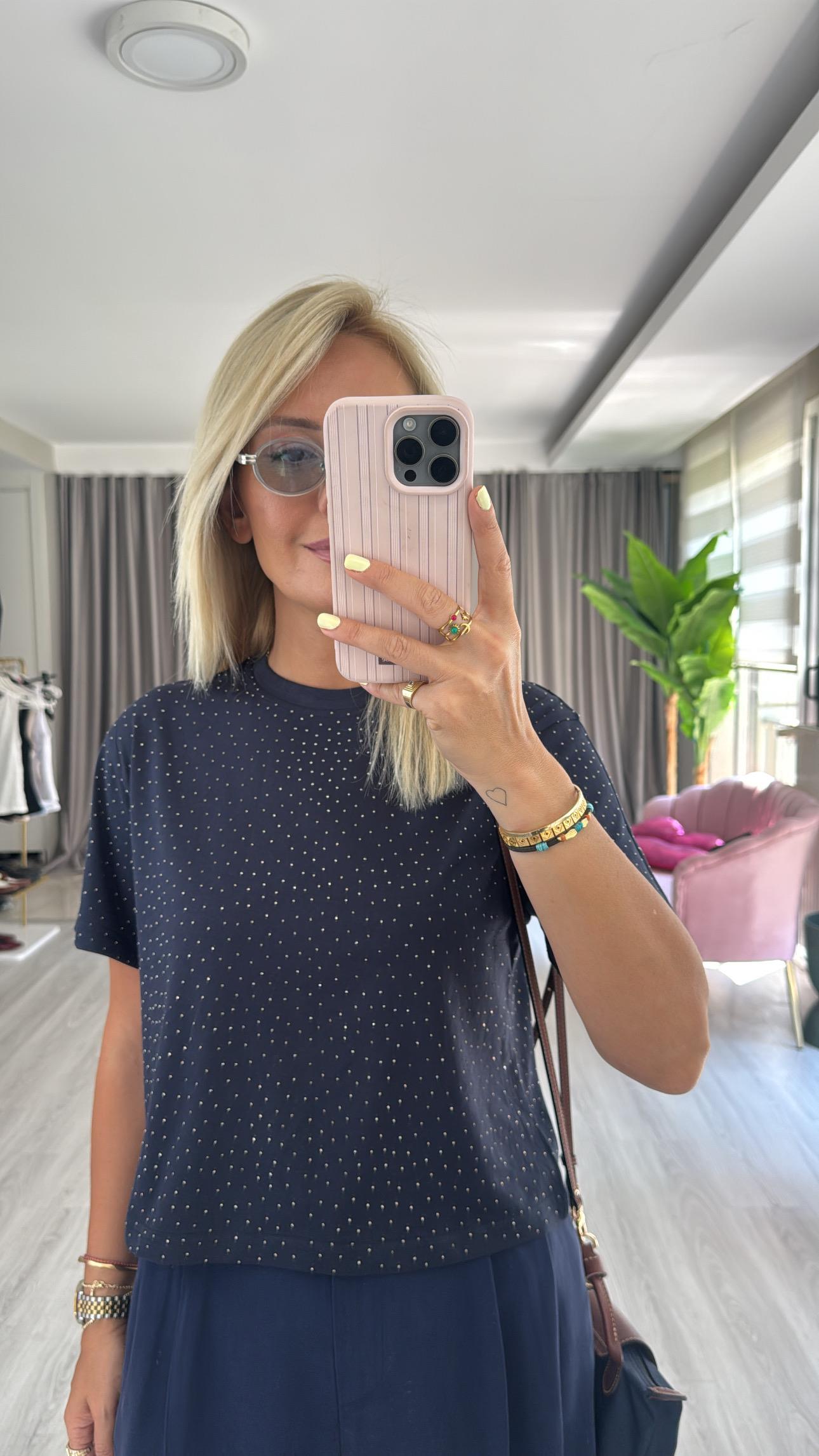 Komple Taşlı Lacivert T-Shirt