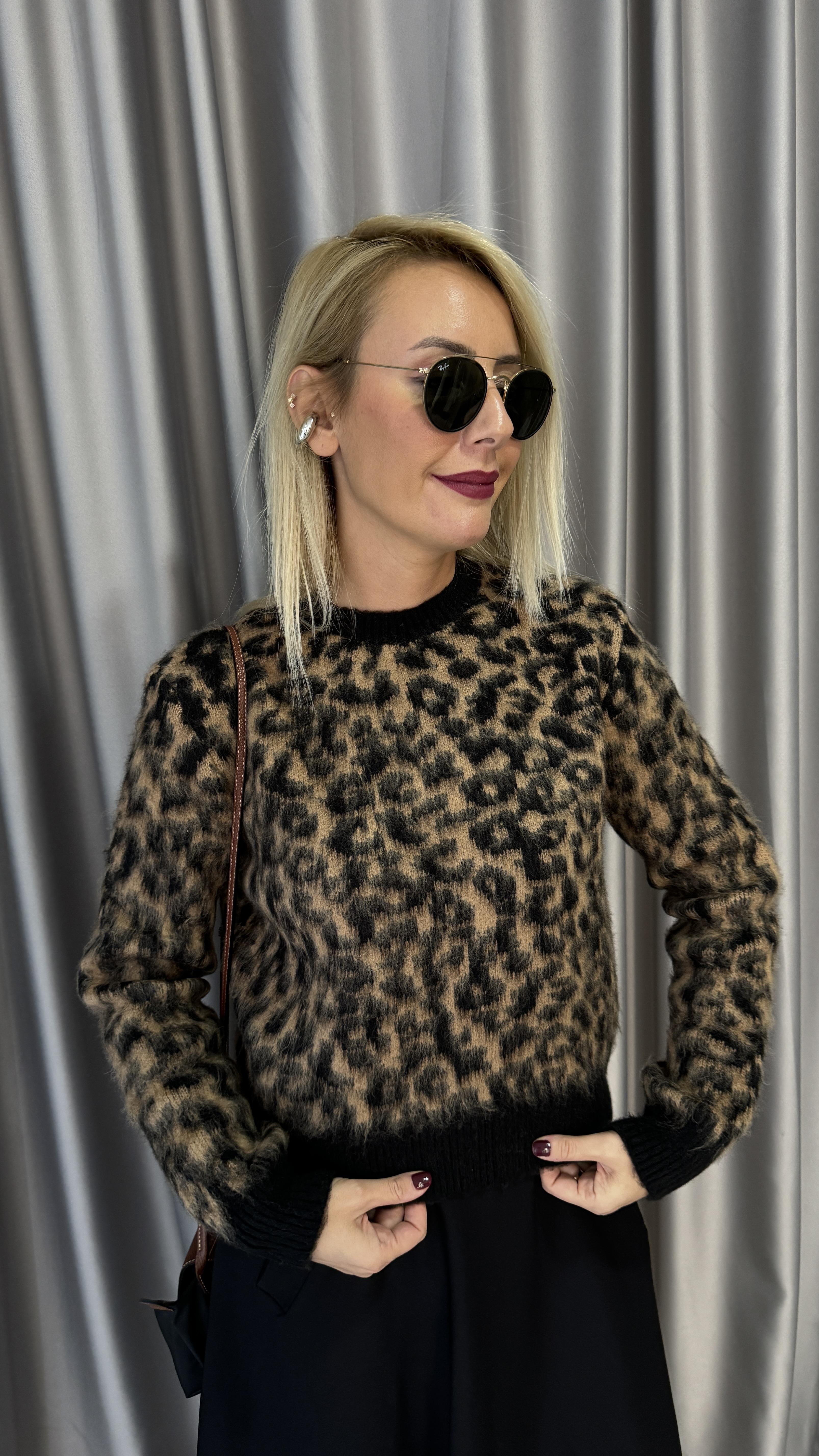 Leopar Desen Yumuşacık Siyah Triko Kazak