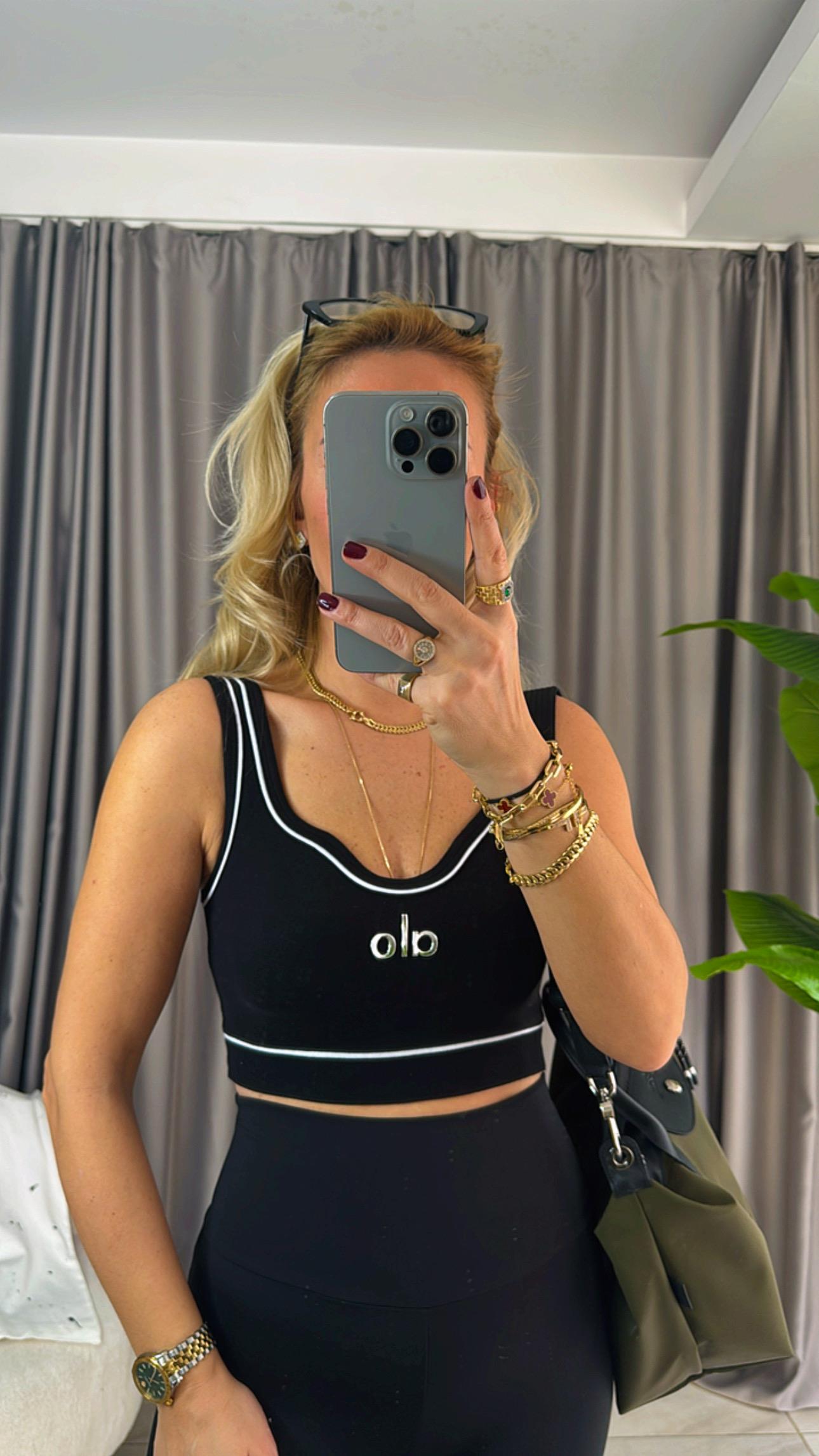 Marka Logolu Beyaz Biyeli Siyah Crop