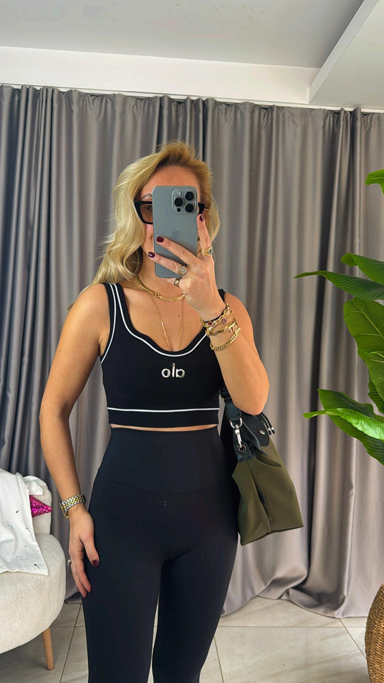 Marka Logolu Beyaz Biyeli Siyah Crop