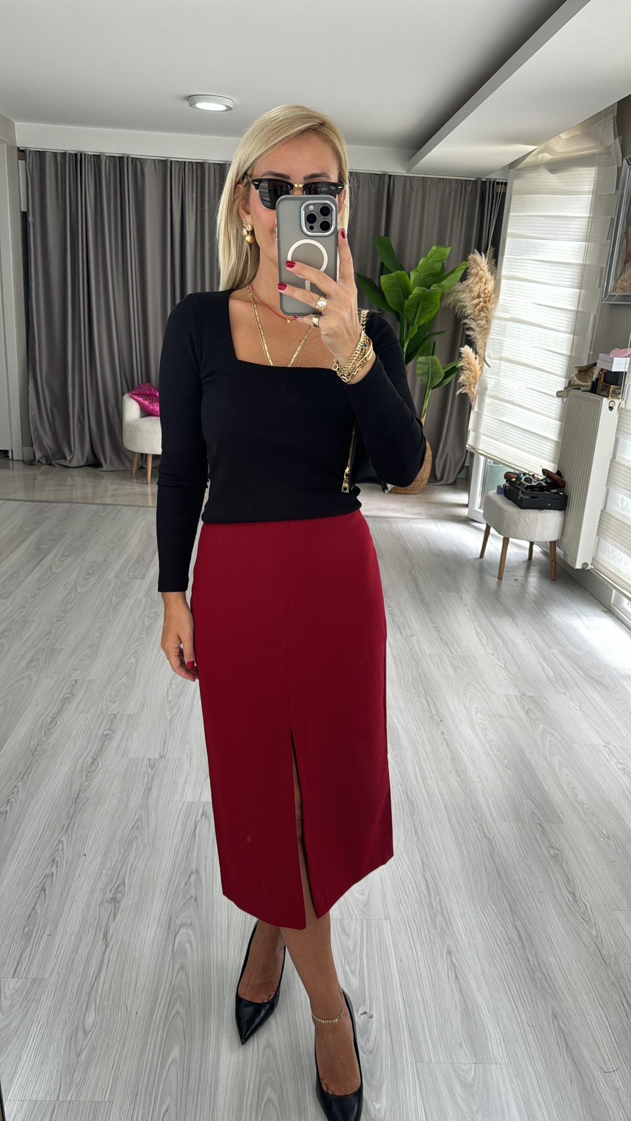 Önü Yırtmaçlı Bordo Etek