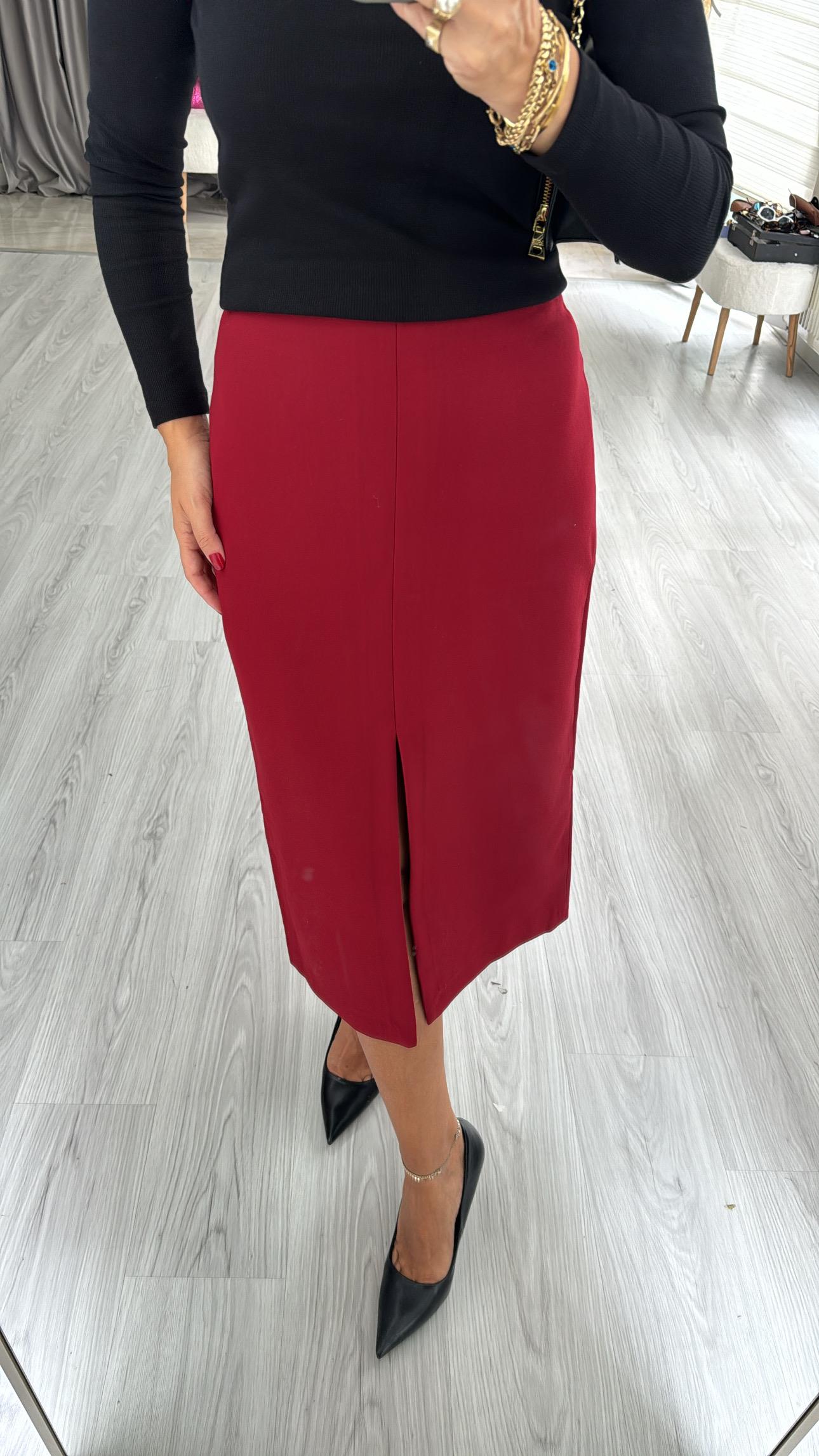 Önü Yırtmaçlı Bordo Etek