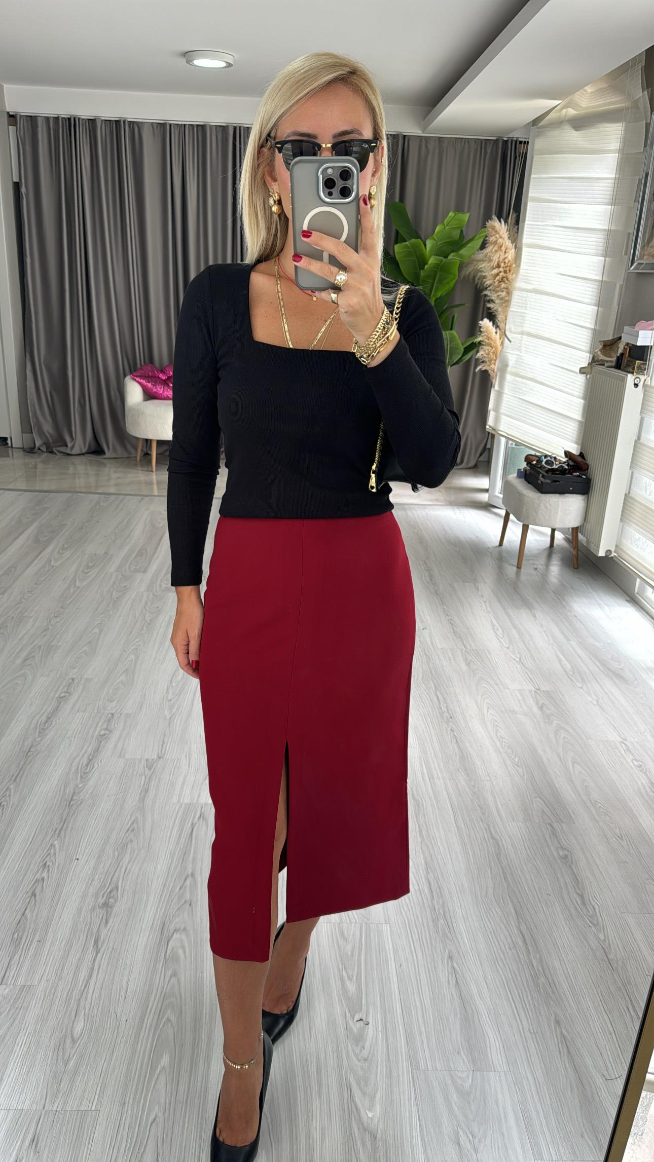 Önü Yırtmaçlı Bordo Etek