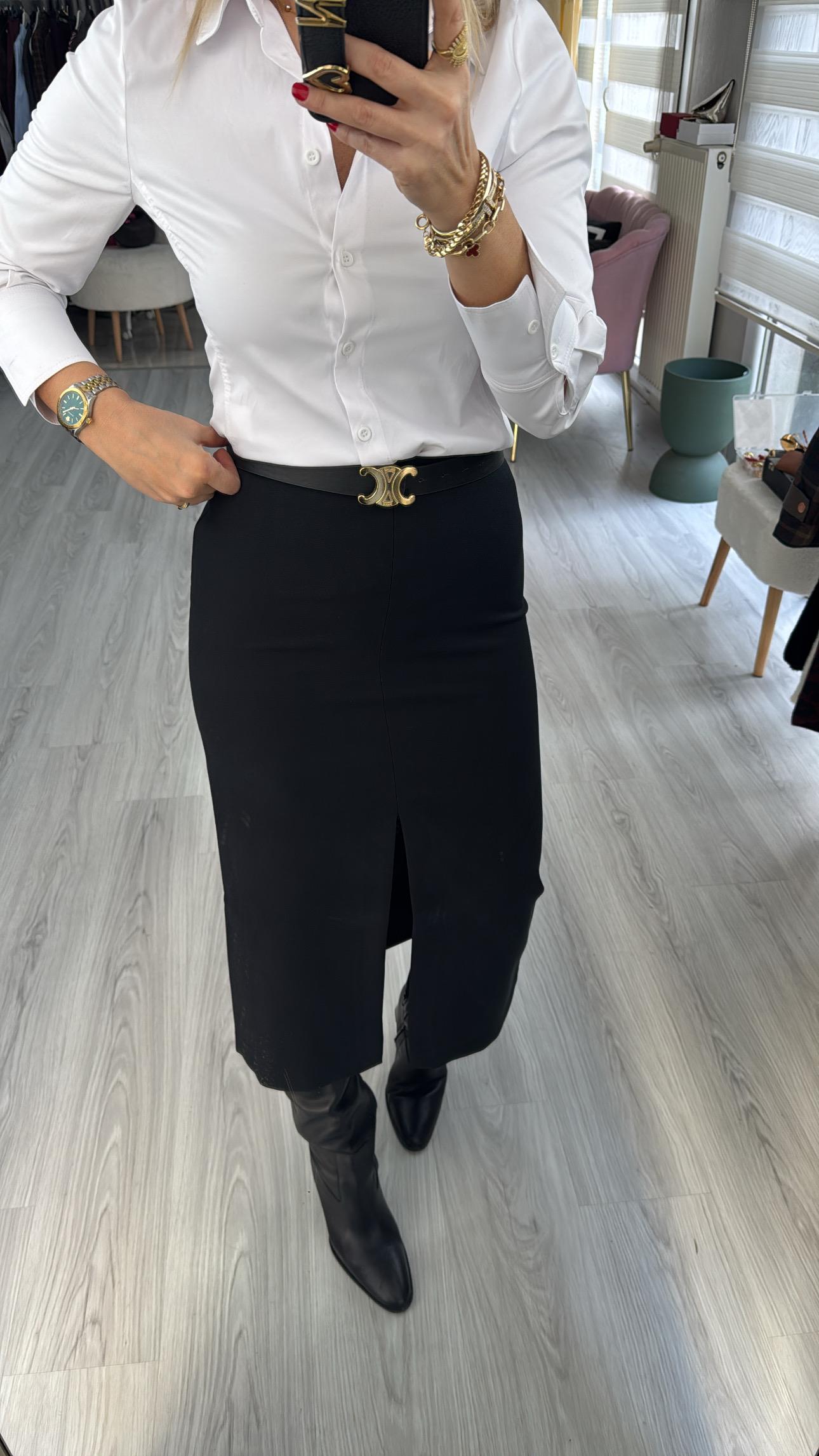 Önü Yırtmaçlı Siyah Kalem Etek