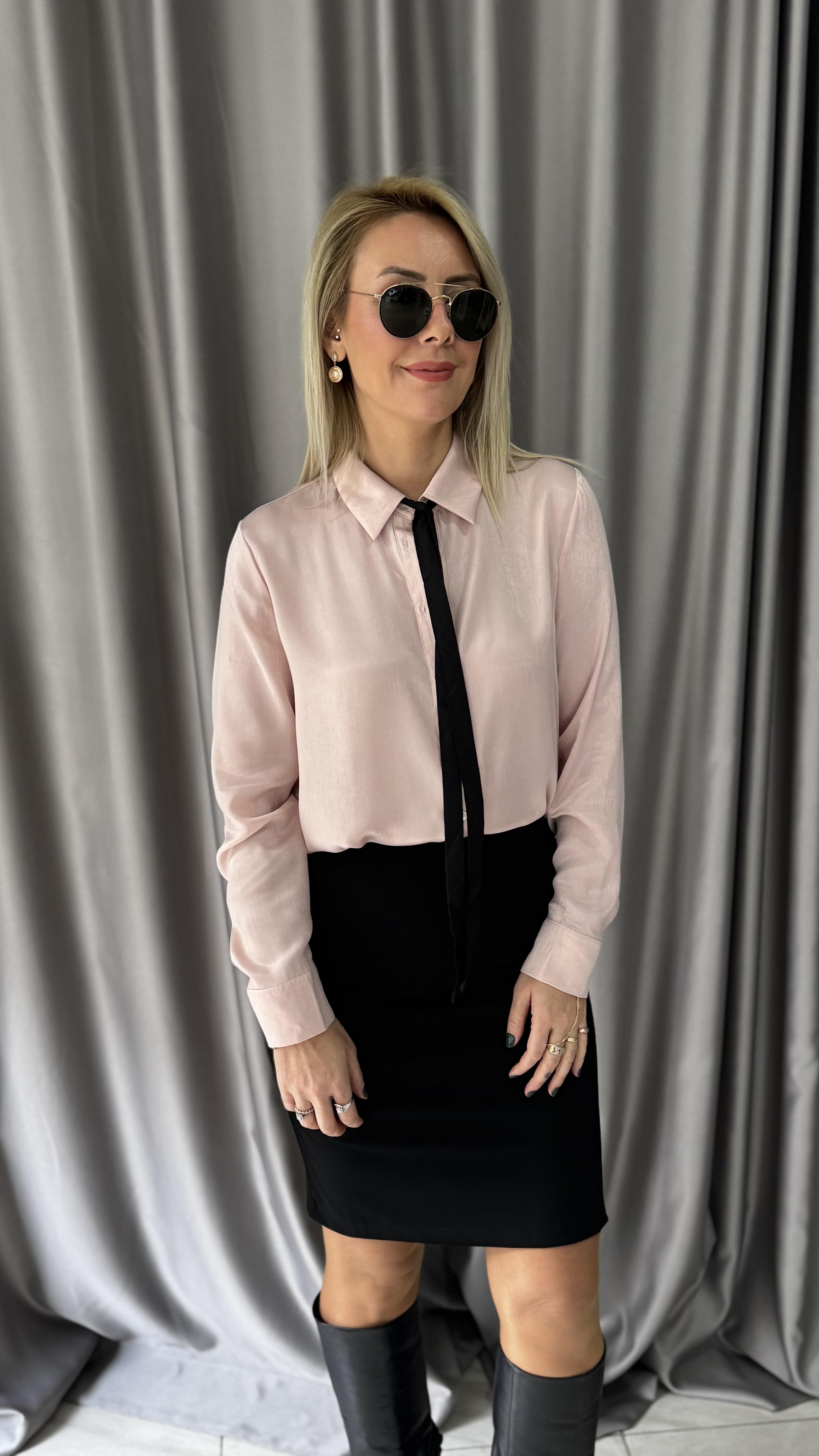 Orijinal Model Yakası Bağlamalı Pembe Saten Gömlek